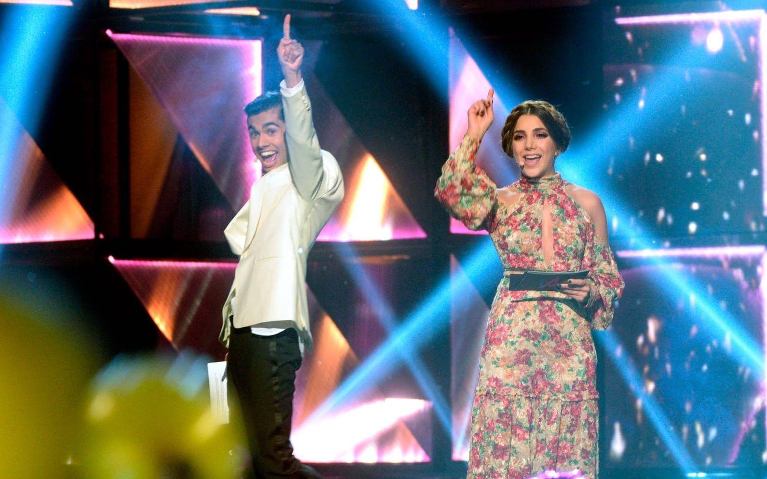 Och i finalen i Friends Arena var det WIlliam Spetz och GIna Dirawi som hjälptes åt. Bild: TT.