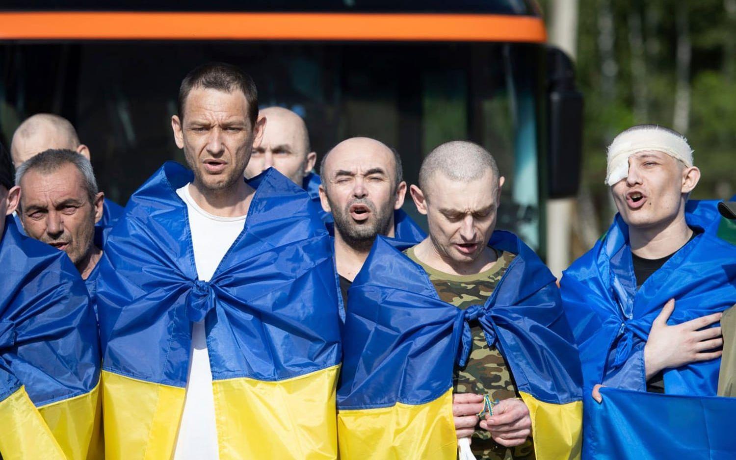 Återvändande ukrainska soldater i Tjernihiv i norra Ukraina på tisdagen.