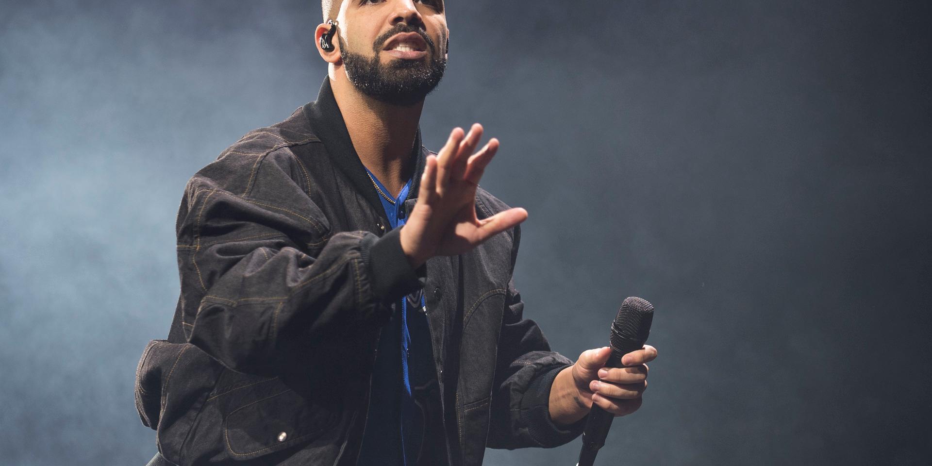 Den kanadensiske rapparen Drake i Sverige i onsdags, men det är oklart om han är här i jobb eller för nöje. Arkivbild.