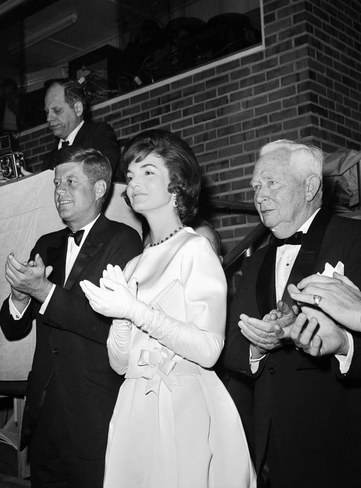 När John F. Kennedy och Jacqueline Kennedy hade sin gala kunde hälften av deltagarna inte ta sig dit eftersom en snöstorm lamslog Washington.