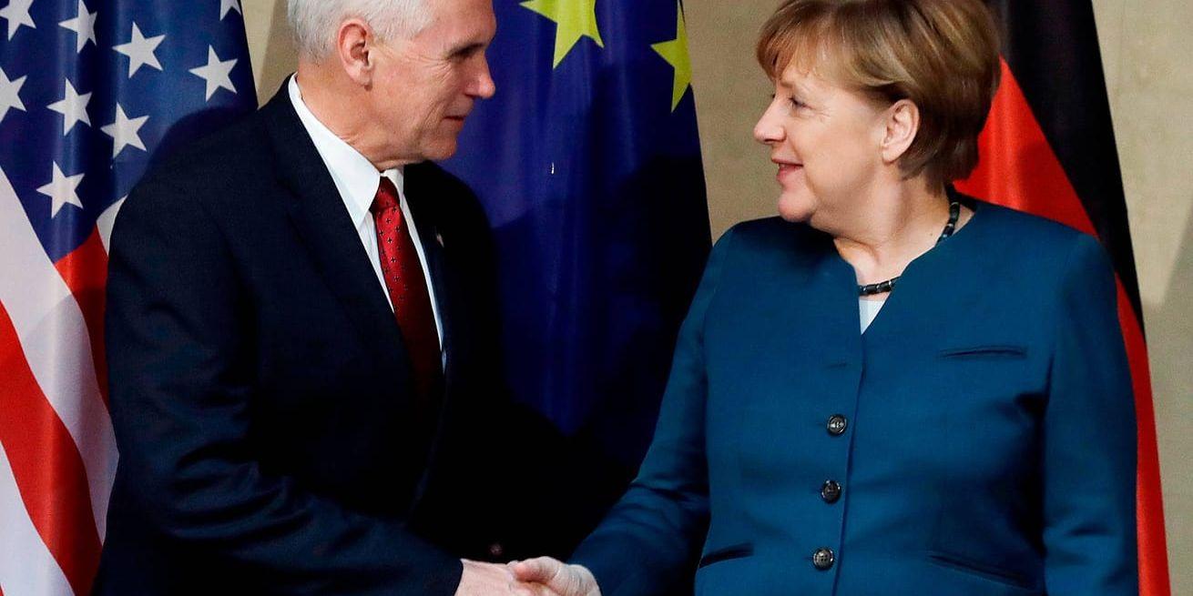 USA:s vicepresident Mike Pence och Tysklands förbundskansler Angela Merkel på helgens säkerhetskonferens i München, Tyskland.