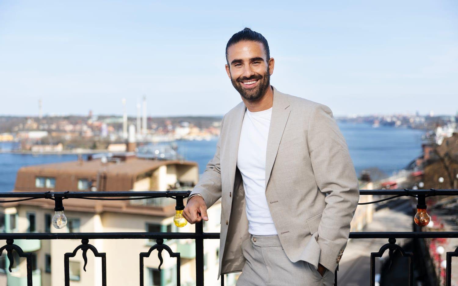 Angelo Jovic känner tittarna kanske igen från exempelvis "Bachelorette". 