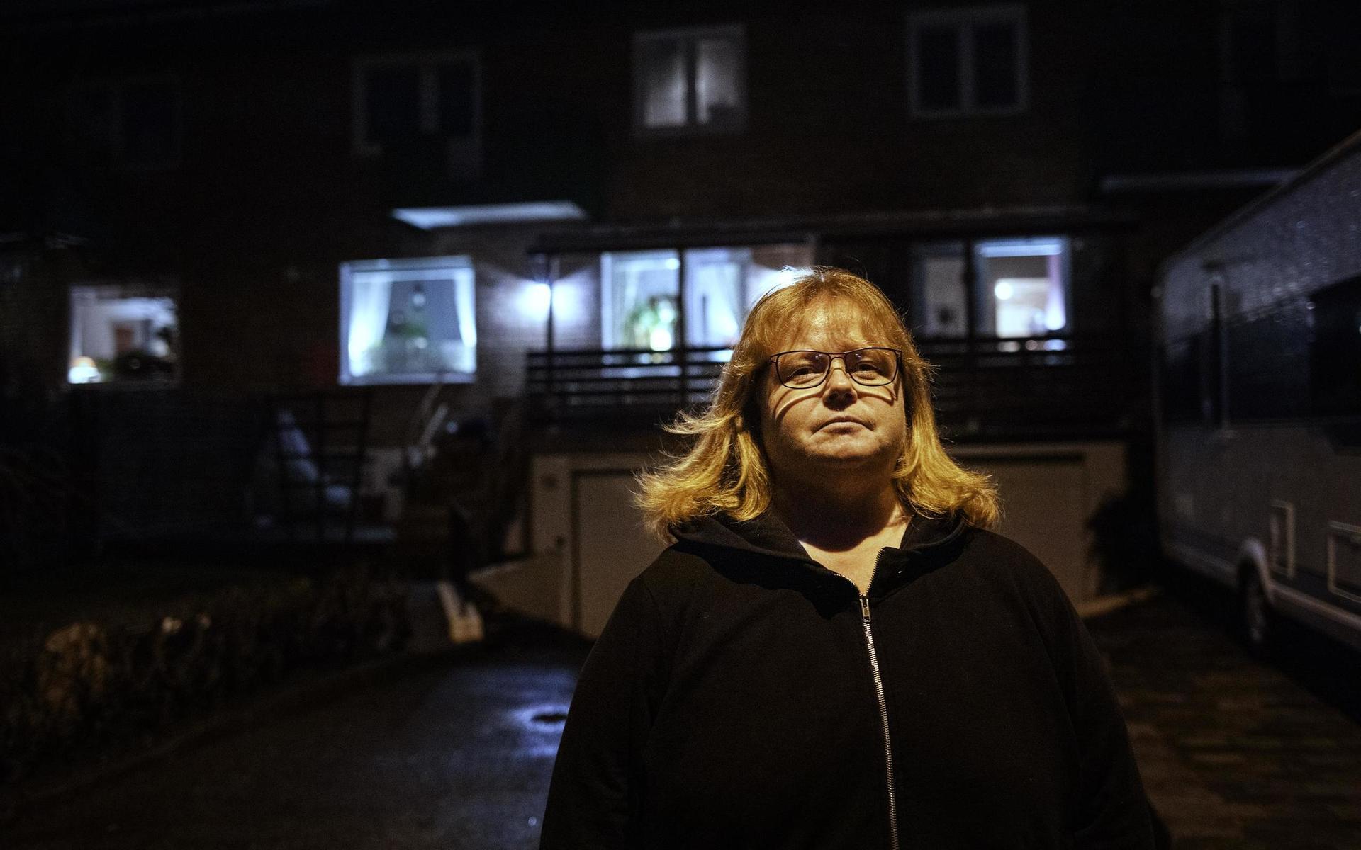 Boende vittnar om en frän lukt på Hisingen. Susanne Hällstén bor i Lundby, och hon tycker att doften sticker i näsan.
