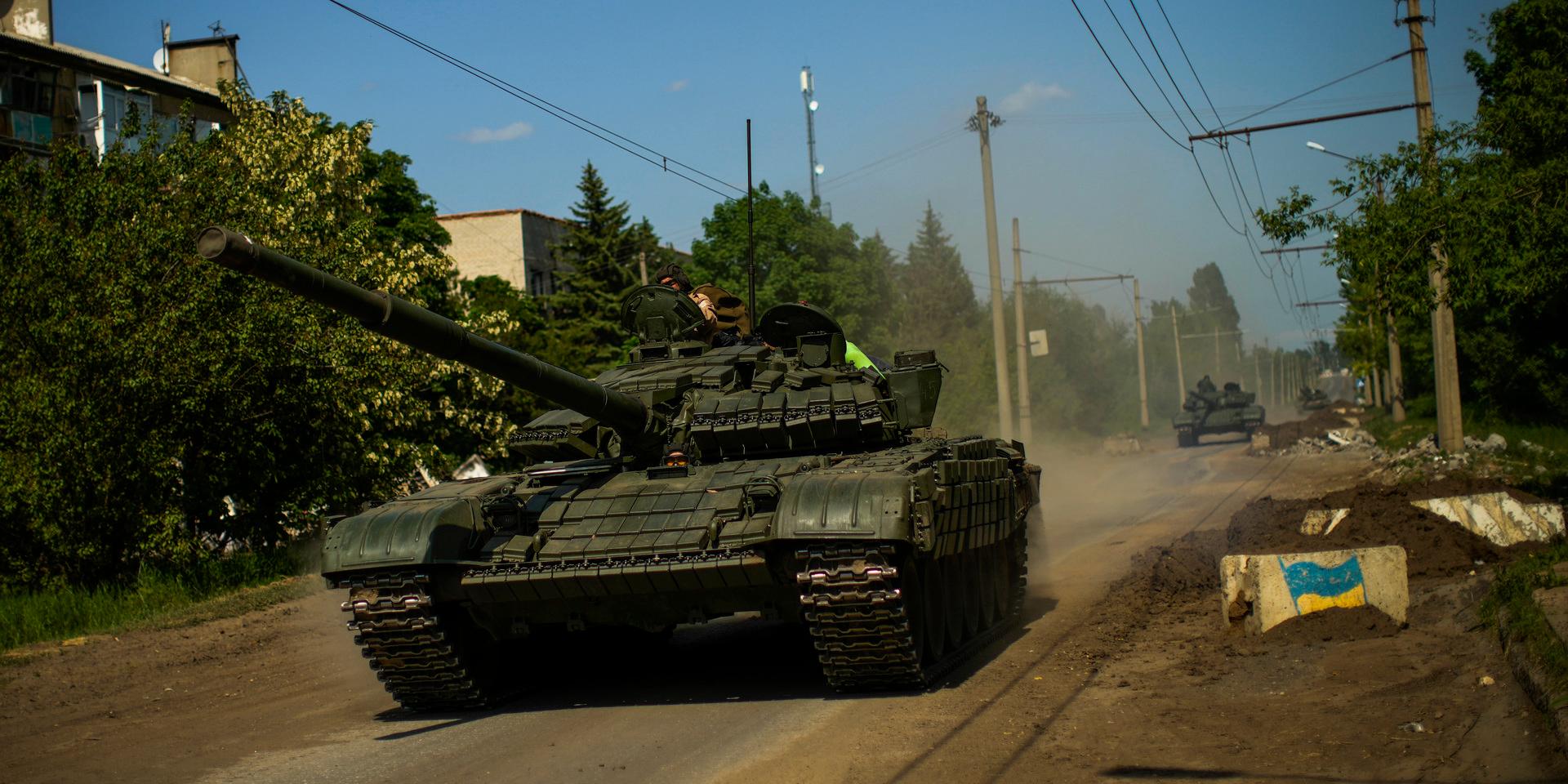 Under måndagen rullade en ukrainsk stridsvagn in i Donetsk-regionen. 