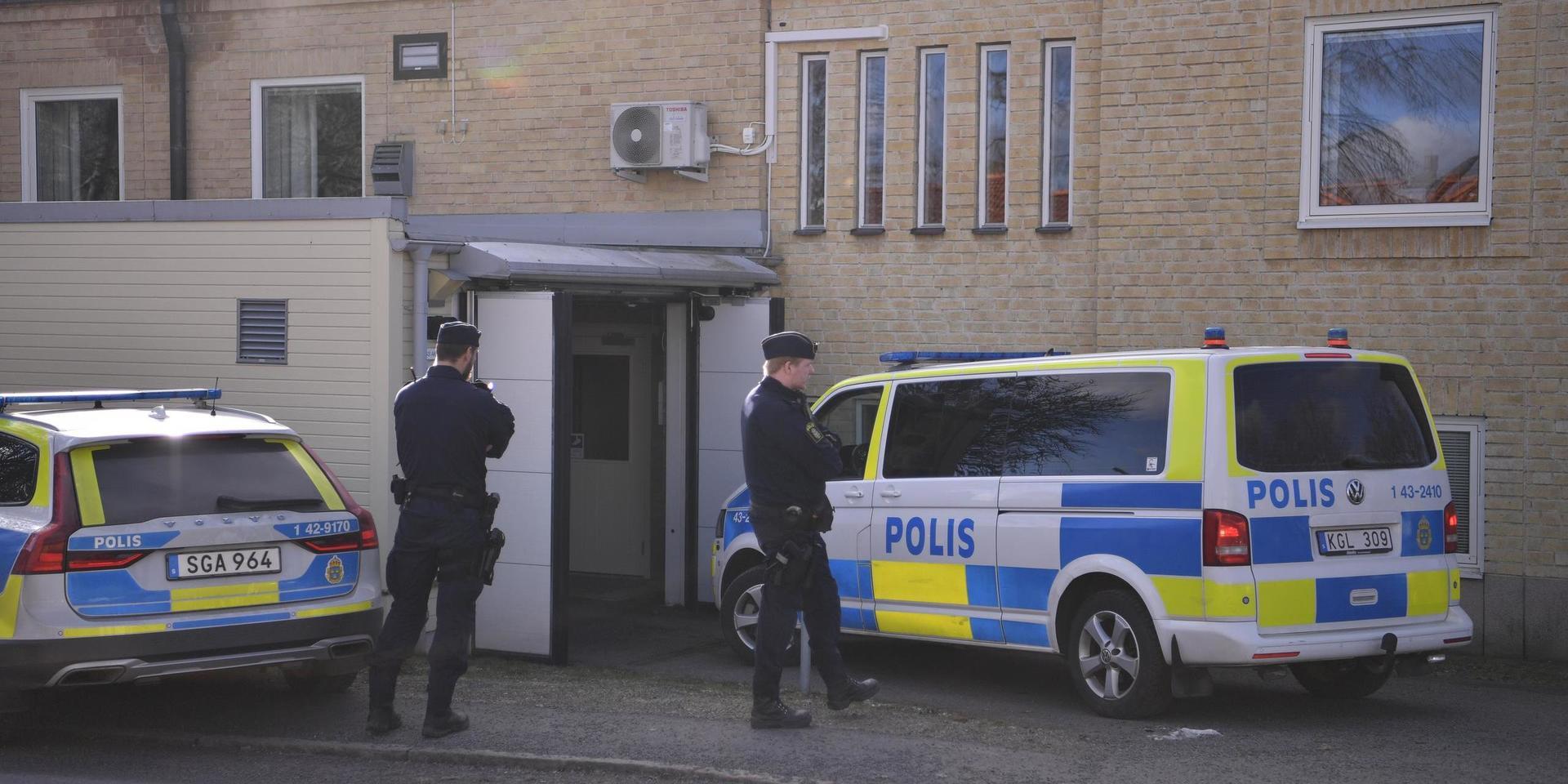 Den misstänkte förs in till Eksjö tingsrätt på fredagen. 