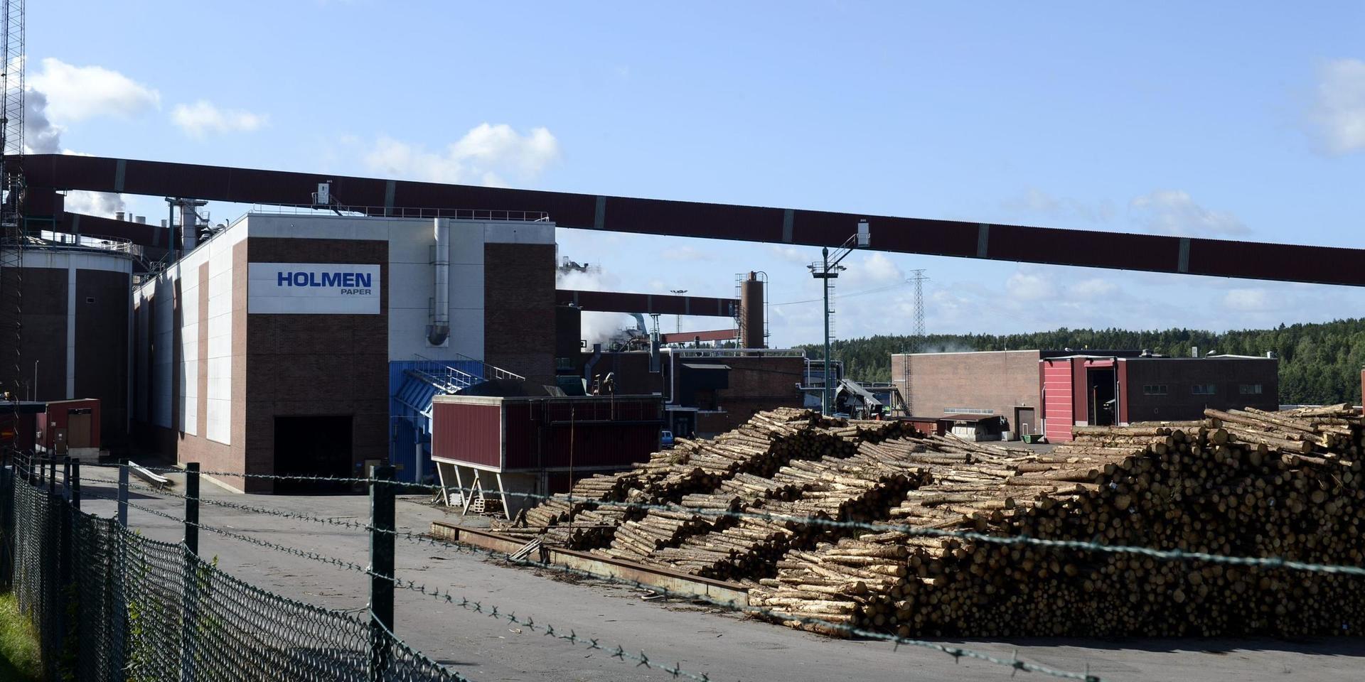 Holmens pappersbruk i Hallstavik fick nyligen stänga ned produktionen på grund av elkrisen i Sverige. 