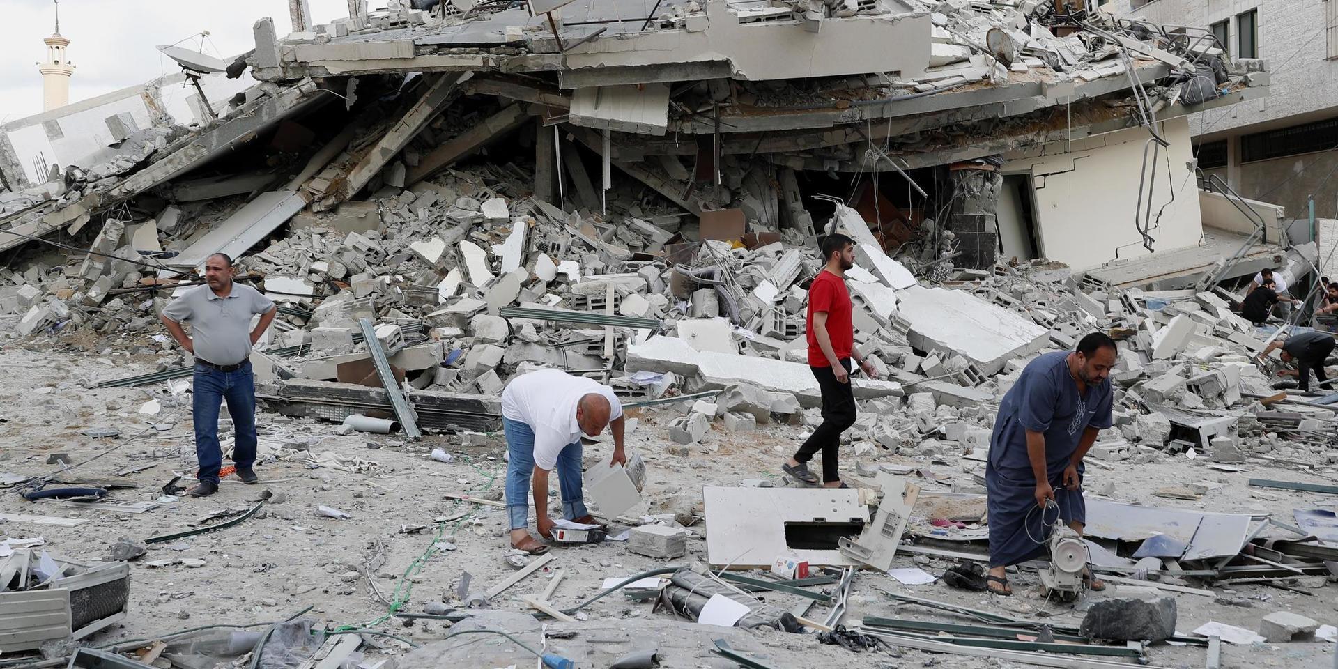Stor förödelse efter Israels motanfall i Gazaremsan. Bild från staden Gaza i måndags.