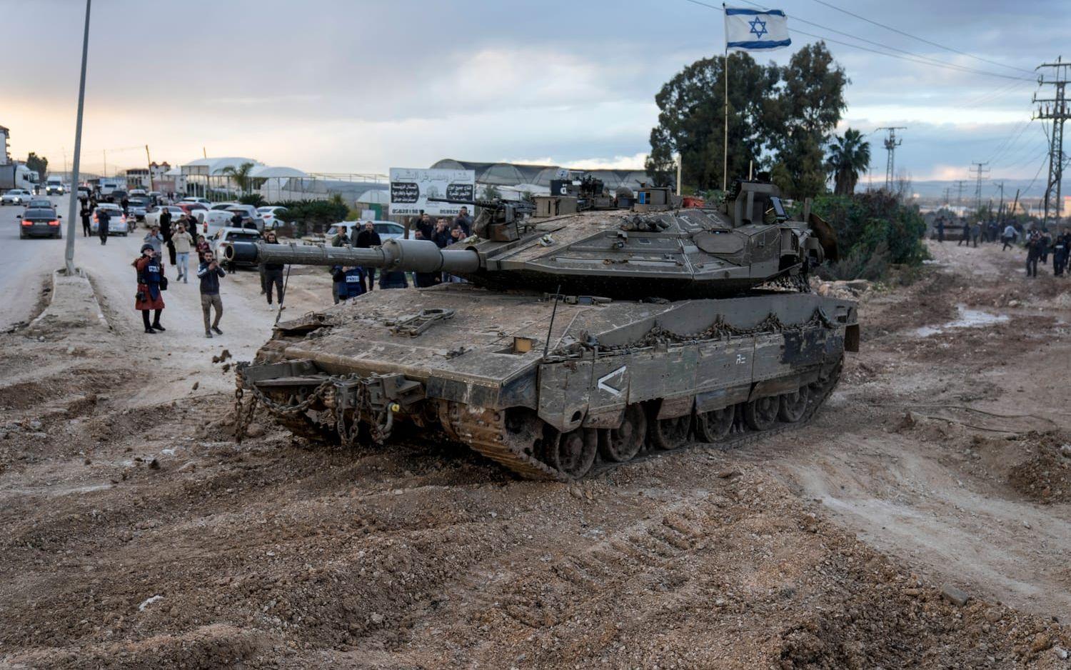 En israelisk pansarvagn i Jenin på den ockuperade Västbanken. Arkivbild.