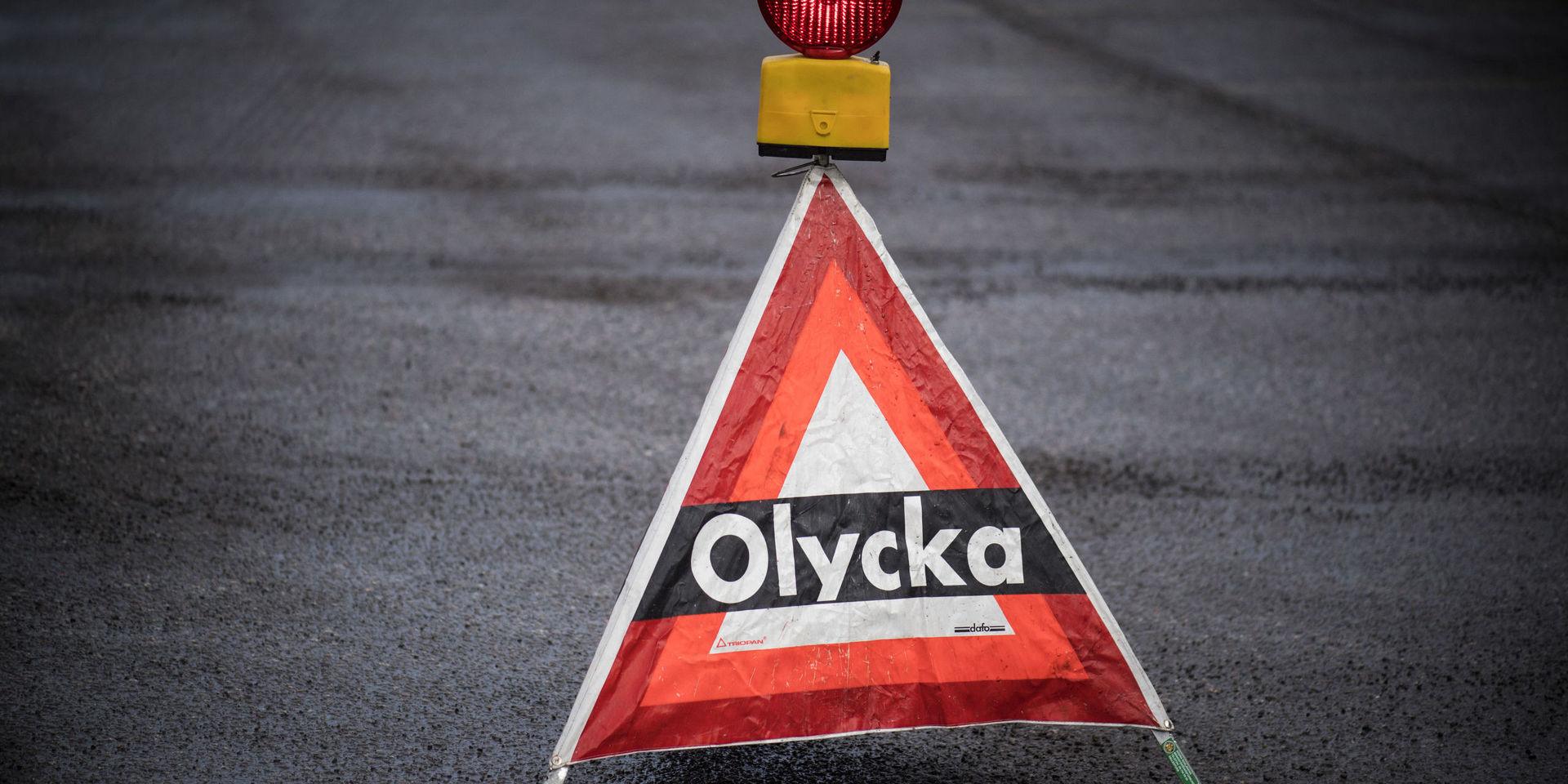 En person omkom i en trafikolycka i Uppsala. 