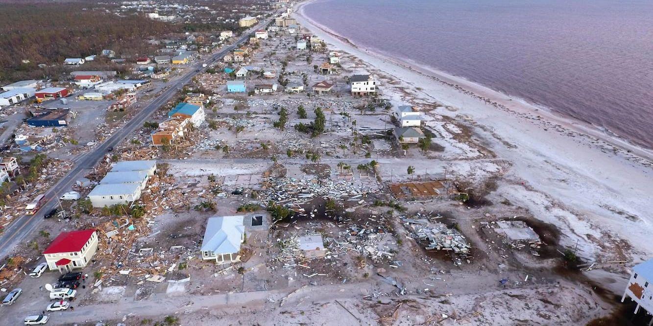 De flesta husen längs stranden i Mexico Beach förstördes helt – men andra klarade sig rätt bra.