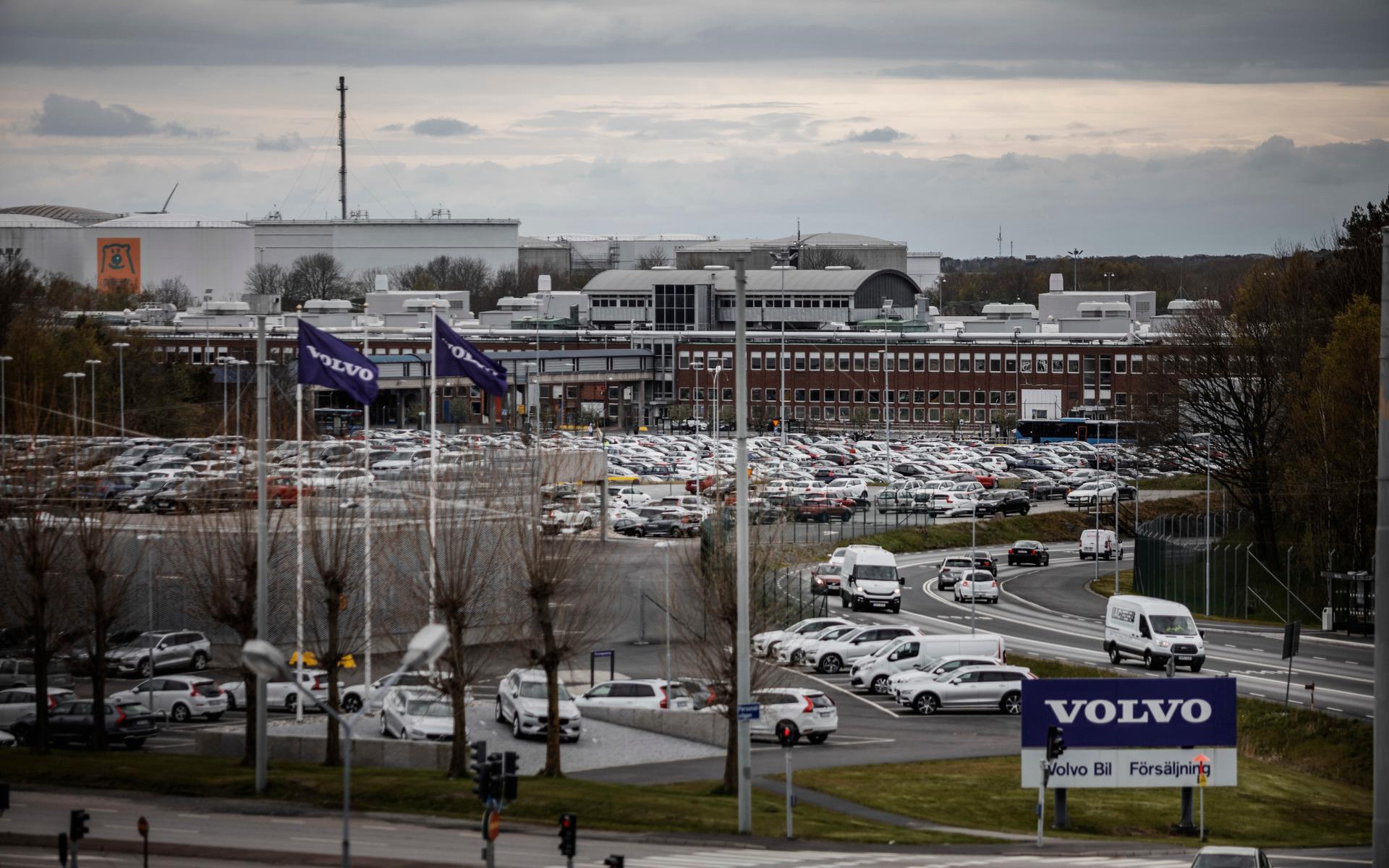 Volvo Cars fabrik i Torslanda, där huvudkontoret också ligger. GP:s granskning visar att ett företag inom koncernen – med direkta band hit – delägs av kinesiska staten. (Arkivbild)