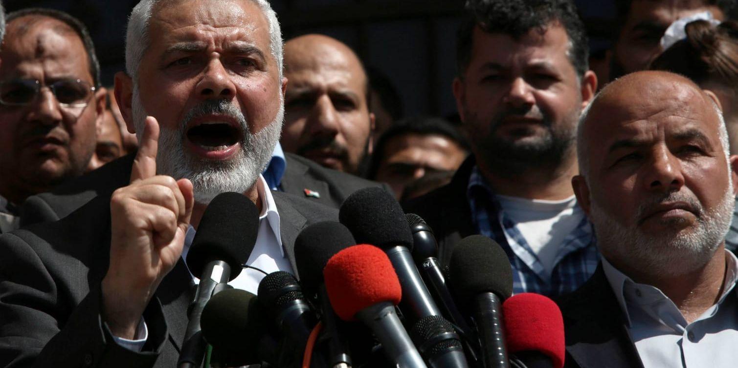 Hamas ledare Ismail Haniyeh vid en presskonferens där han berättade att den misstänkte mördaren gripits. Arkivbild.