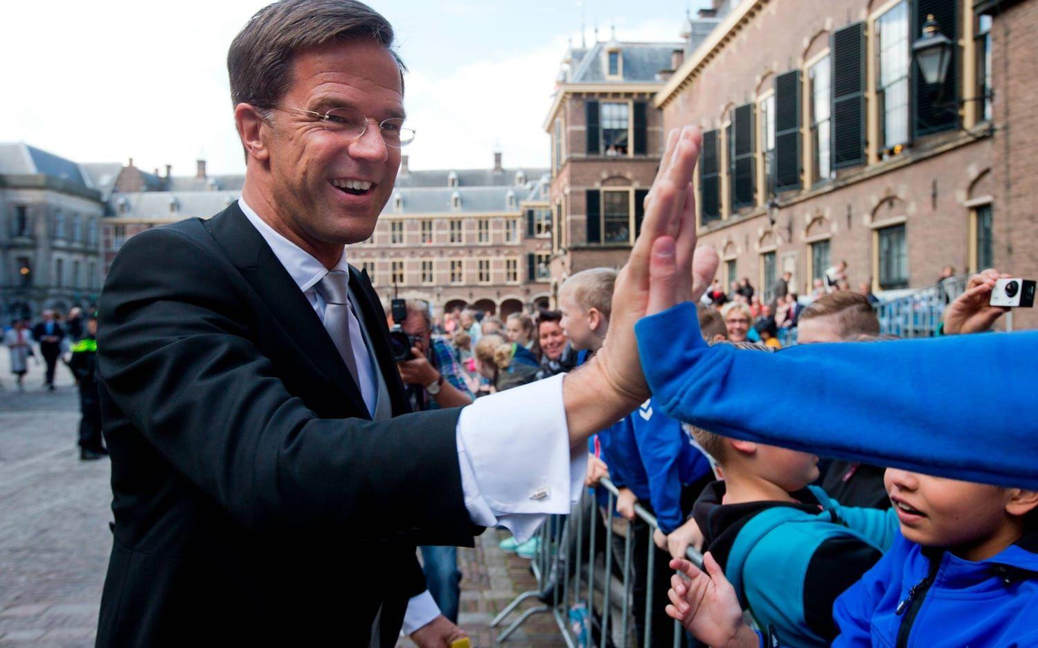 Mark Rutte har varit premiärminister i Nederländerna sedan 2010 och bildade i oktober ny regering i landet. Landets regering består av fyra partier och Mark Rutte representerar liberala Folkpartiet för frihet och demokrati. Bild: AP Photo/Peter Dejong