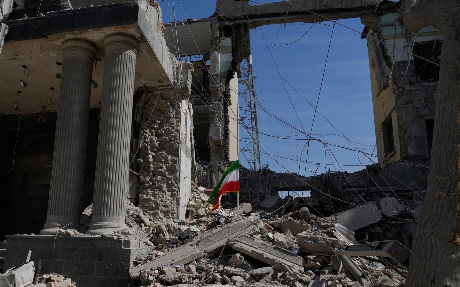 Förödelse i Teheran efter att USA och Israel bombat den iranska huvudstaden i det pågående kriget.