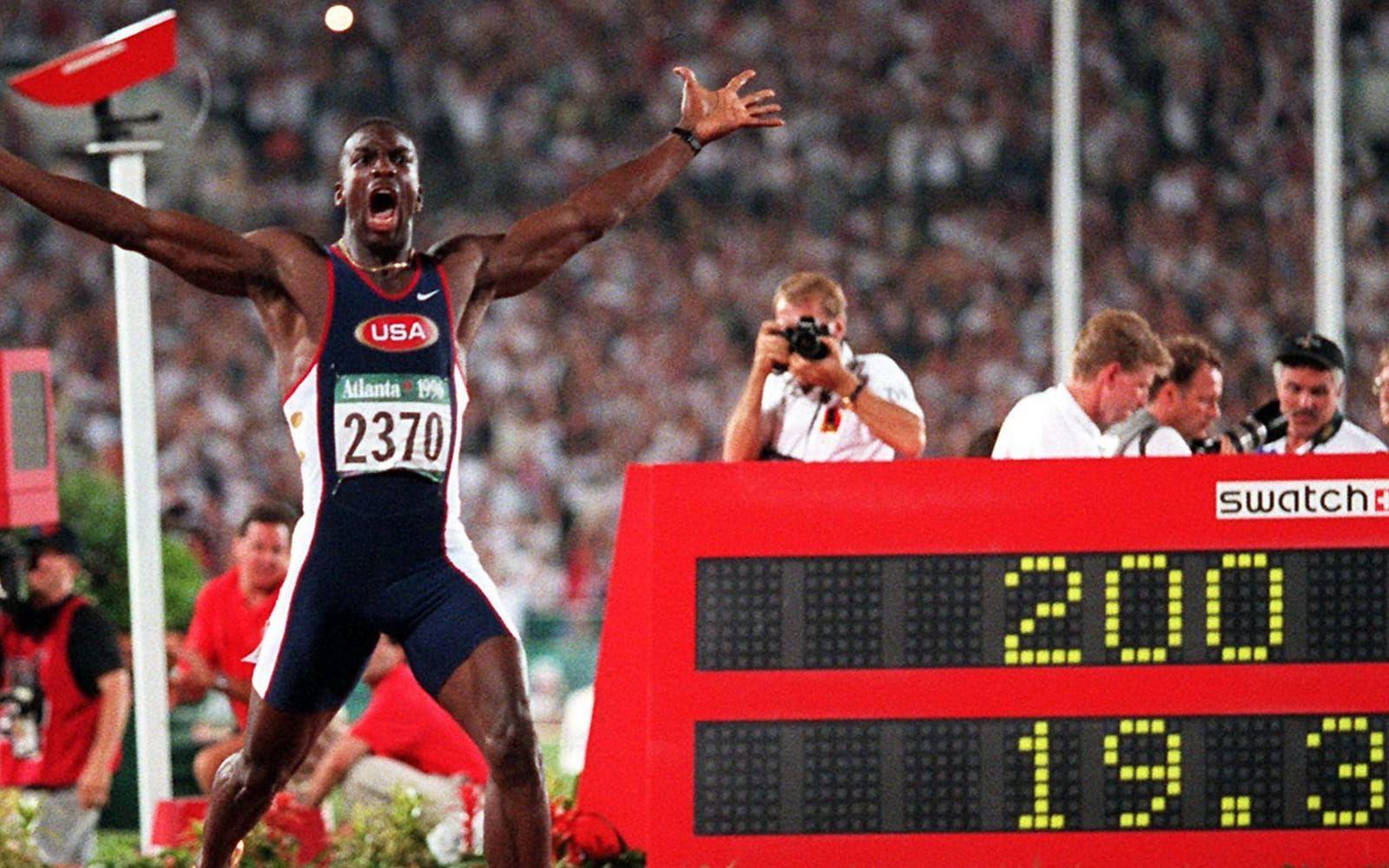 Då: Michael Johnson med den säregna löpstilen blev den första att vinna 200 meter och 400 meter under ett och samma OS, i Atlanta 1996. Karriären gav honom fyra OS-guld. Foto: TT