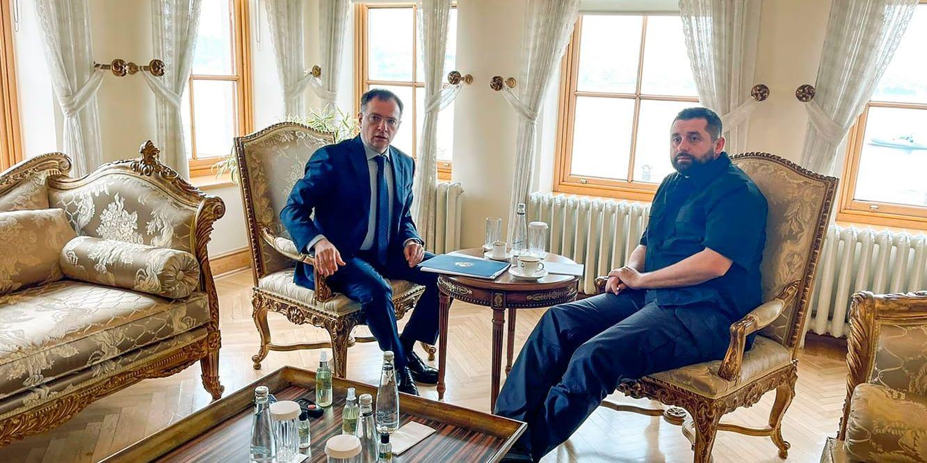 Rysslands Vladimir Medinskij och Ukrainas David Arakhamia vid ett möte mellan länderna i Istanbul tidigare i veckan.