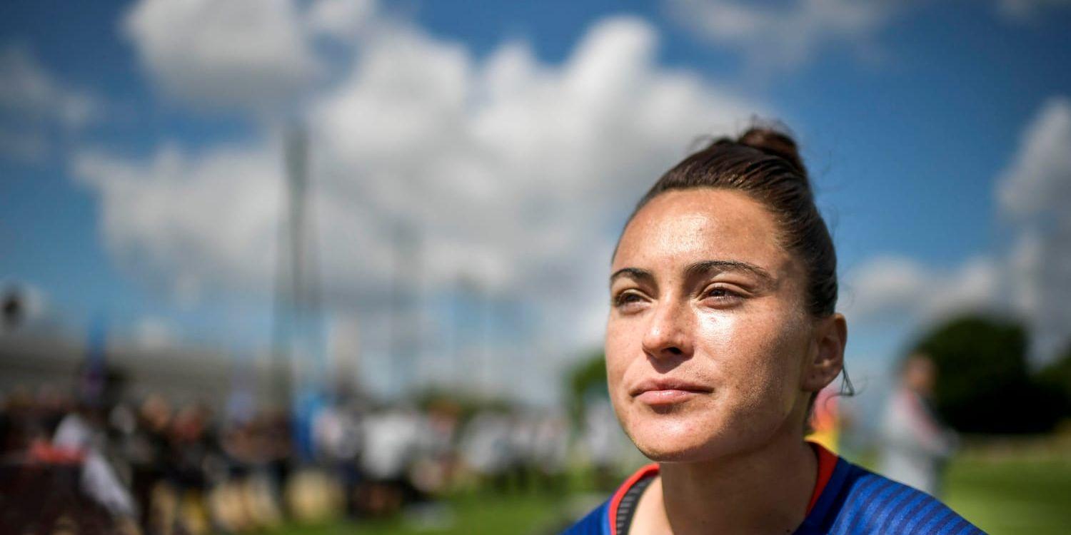 Anfallaren Maria José Rojas har svårt att förstå att hennes Chile ska spela fotbolls-VM. "Mina känslor är redan överallt. Det här är det största ögonblicket i hela mitt liv."