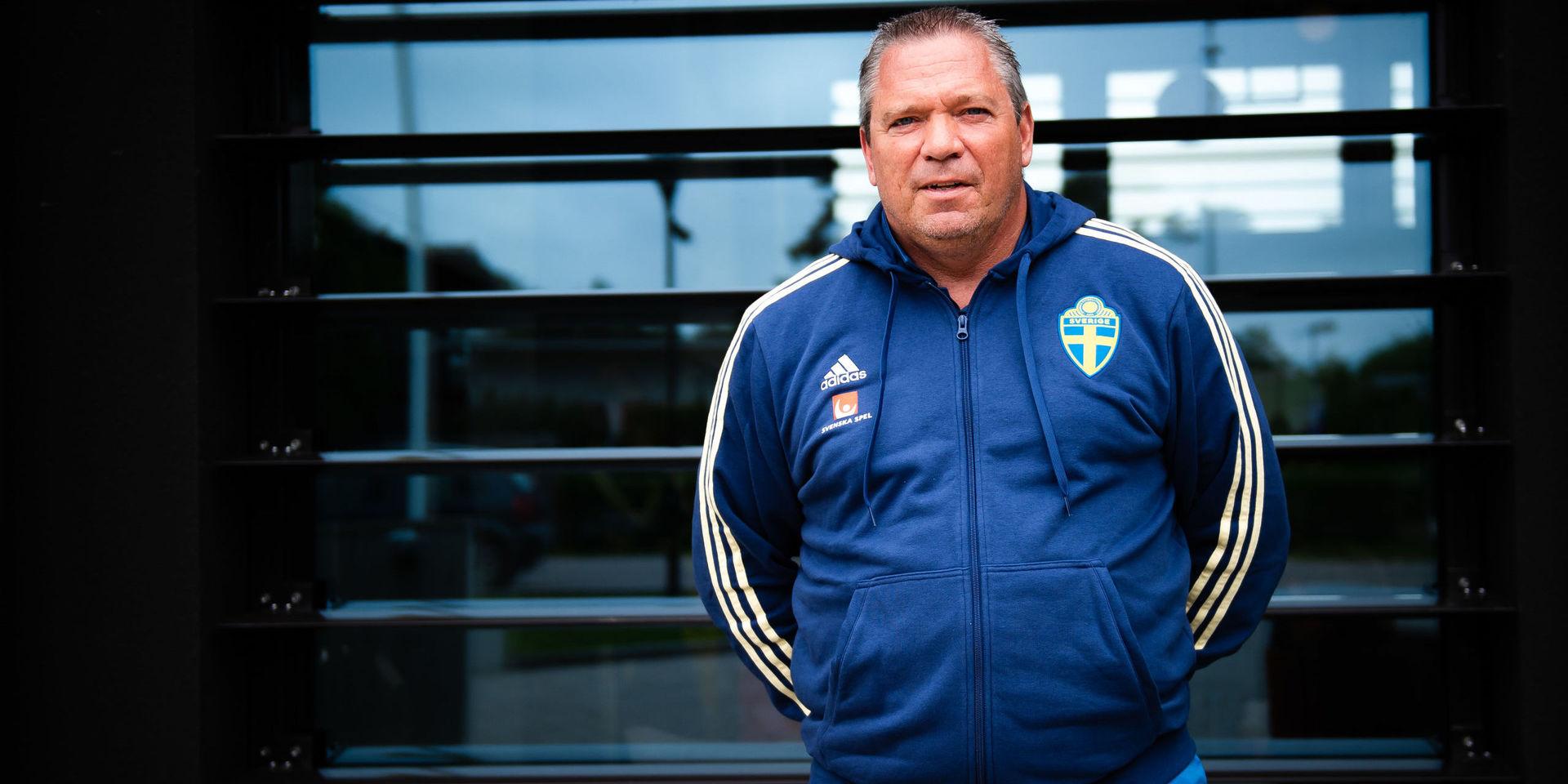 Martin Fredman, säkerhetschef på Svenska Fotbollförbundet, berättar att kraven från svenskt håll inför bortamatchen mot Rumänien är större än normalt och kan jämföras med kraven som ställs under ett stort mästerskap. 