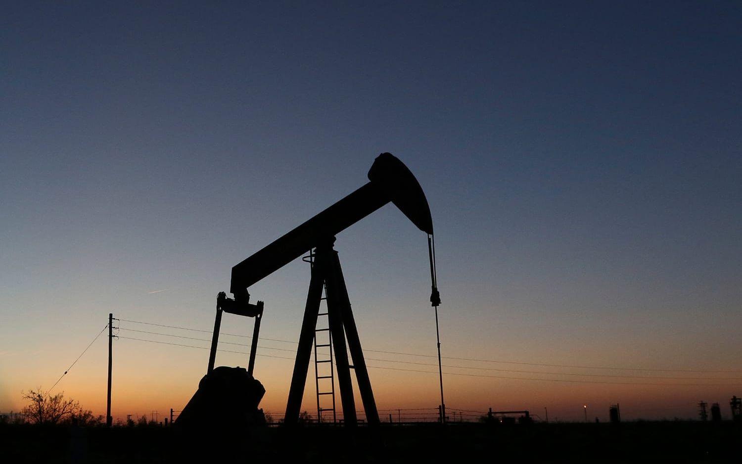 Priset på olja stiger. Arkivbild på en oljepump i den amerikanska delstaten Texas.