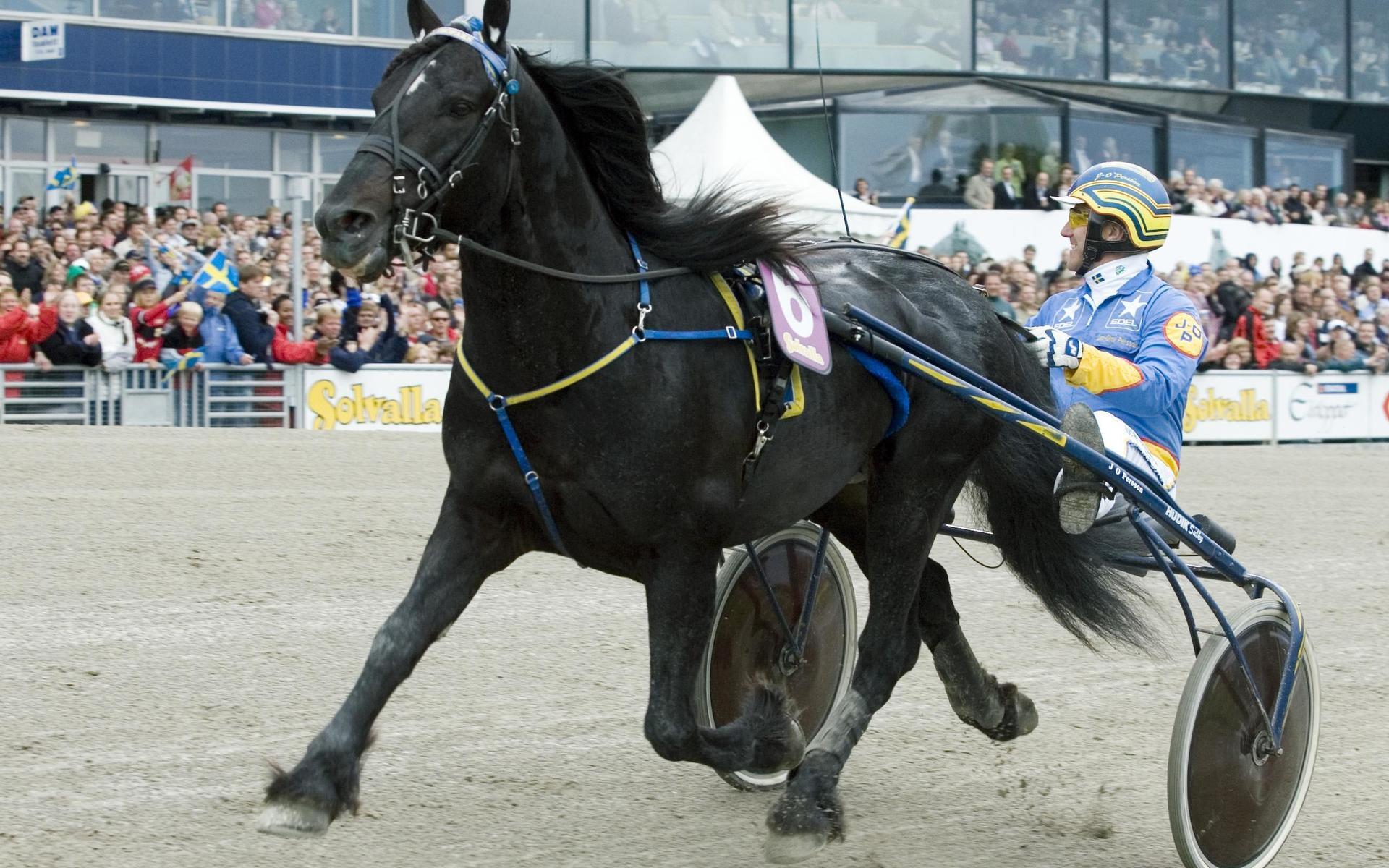 Järvsöfaks vann 2006 ett lopp på ny rekordtid för kallblod. 