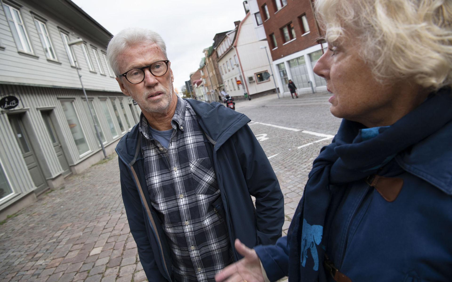 Lysekilsborna Lars Engdahl och Eva Engdahl säger frågan om Preemraff är känslig.