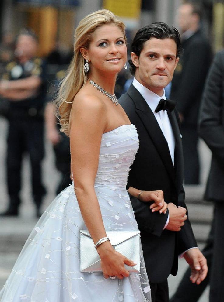 2010, 31 år: Madeleine och Carl Philip uppklädda för konsert i samband med kronprinsessan Victorias och Daniels bröllop. Foto: TT