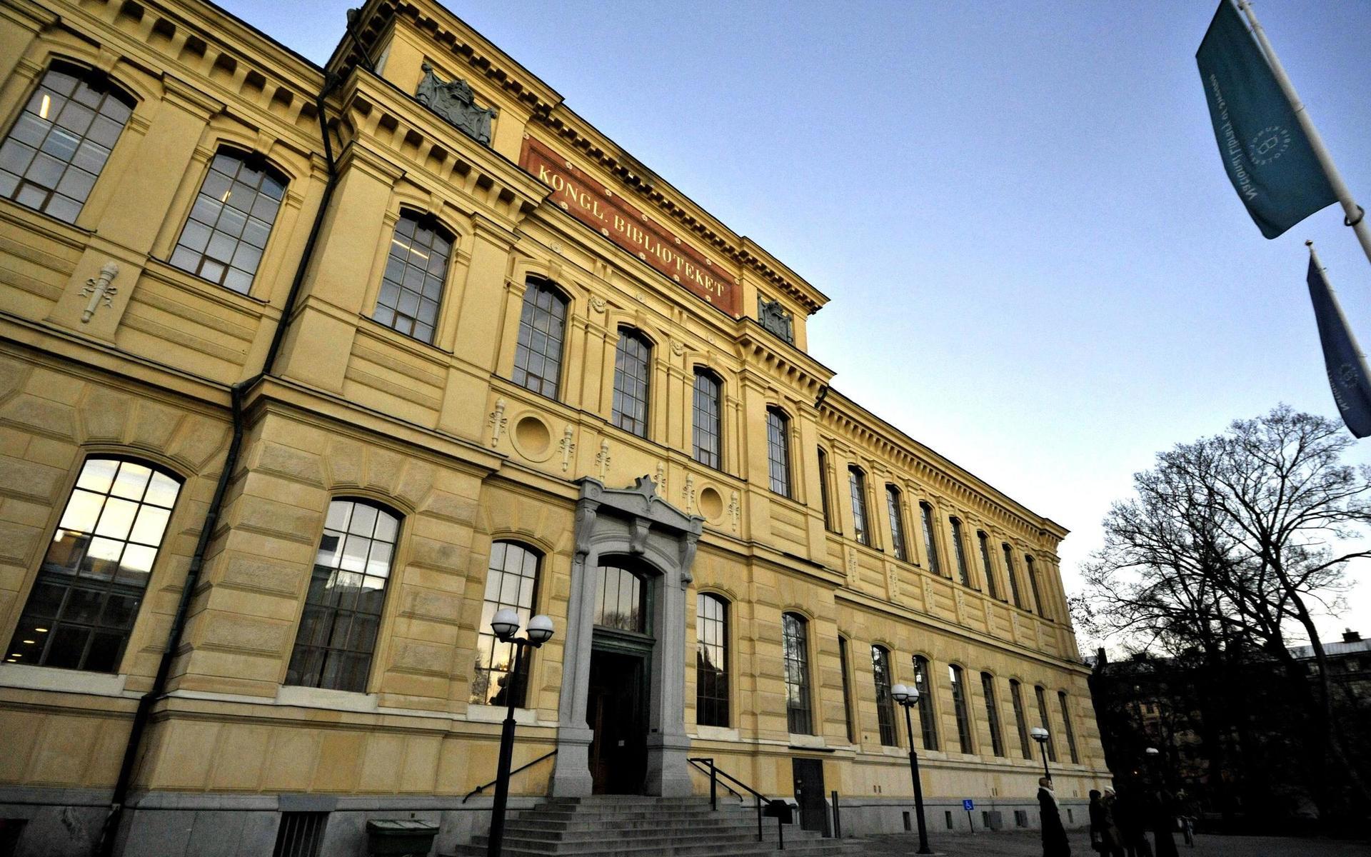 'Det är jätteviktigt att de nationella minoriteterna får behålla sin kulturella särart och föra över sitt språk till nästa generation. Det här är en del av Sveriges historia, vårt gemensamma kulturarv och vår gemensamma framtid. Sverige har varit ett flerspråkigt land mycket längre än det har varit ett land med bara ett språk', säger Elisabet Rundqvist, handläggare vid Kungliga Biblioteket i Stockholm.