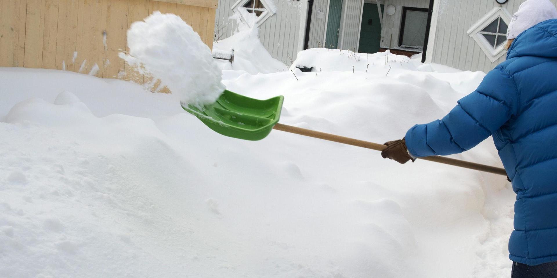 Även om regeringen klamrar sig fast vid att småhusägare ska skotta snö på gångbanor och många kommuner likaså, så behöver inte Göteborgs kommun göra detta, skriver insändaren.