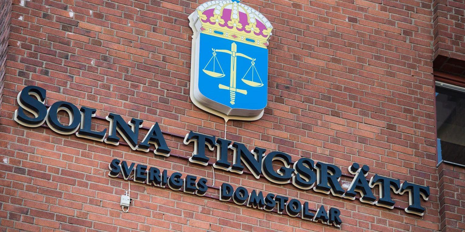 En 17-åring åtalas vid Solna tingsrätt misstänkt för att våldtagit en 11-åring vid fyra tillfällen. Arkivbild