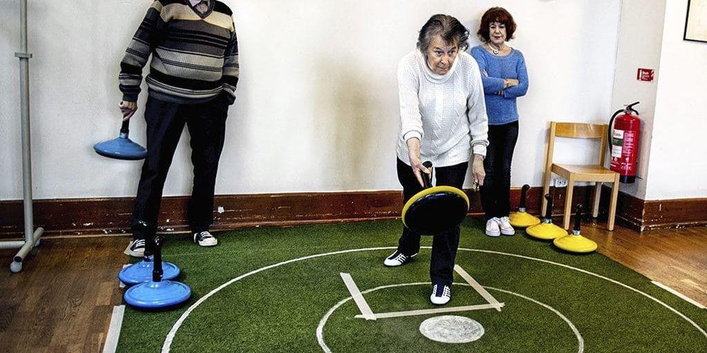 Viviann Brunnbäck,78, i Allégårdens curlinggäng, uppskattar valfrihet – men vill inte ha för många som utför tjänster i sitt hem.