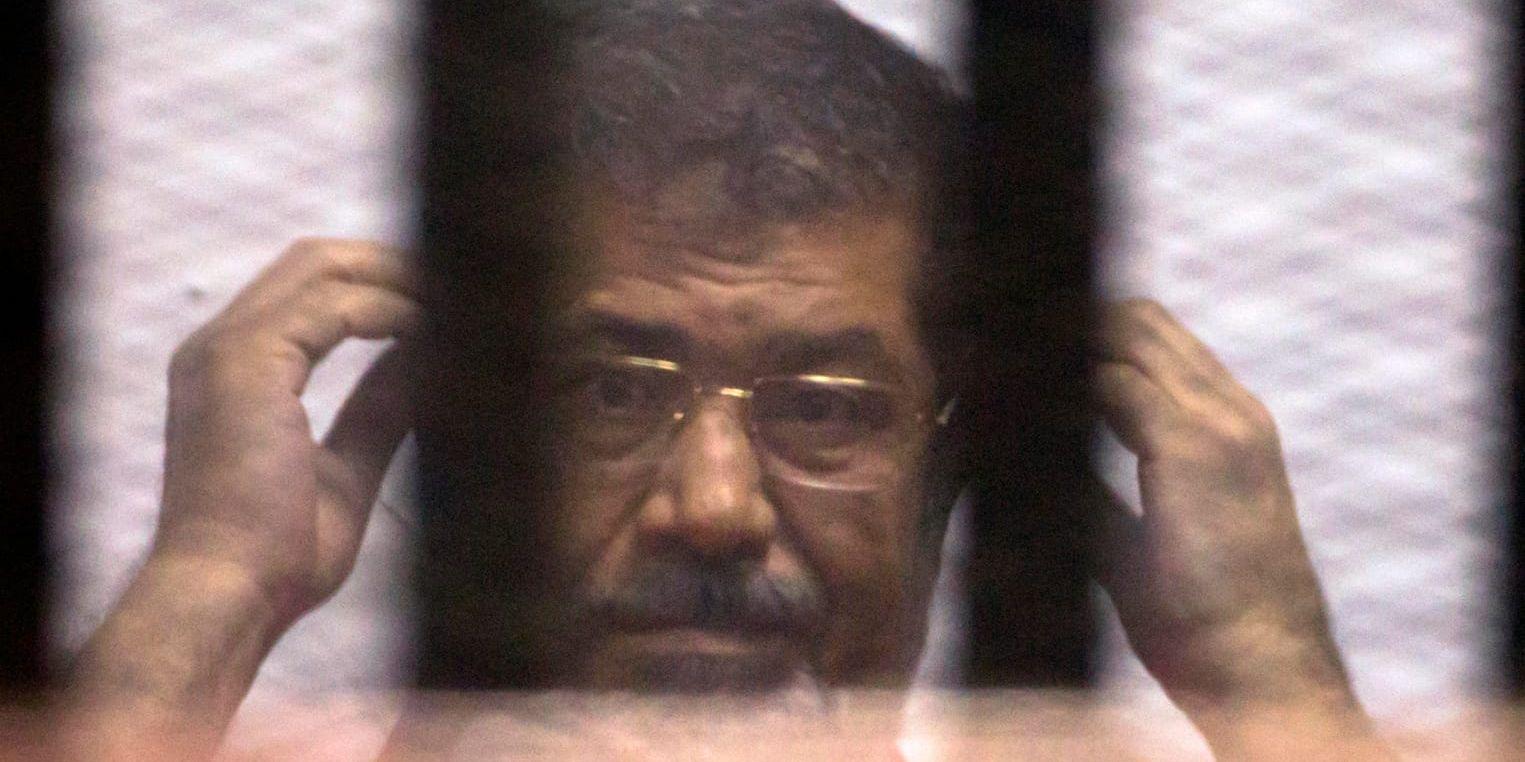 Muhammad Mursi får sin dom efter en av de rättegångar där han stod åtalad. Bilden togs i juni 2016. Arkivbild.