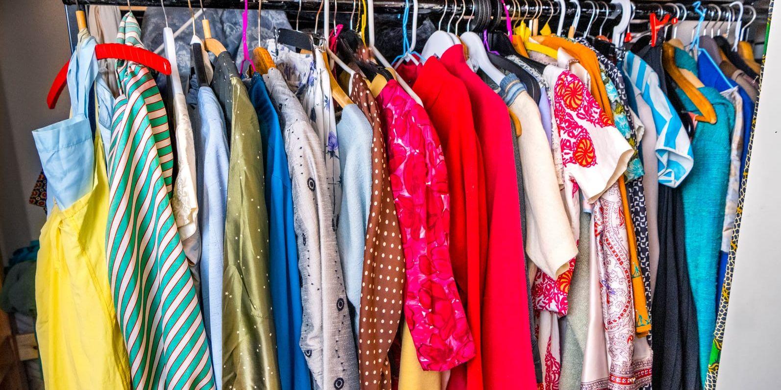 Dags att rensa garderoben? Det finns sätt att återvinna och återanvända textil.