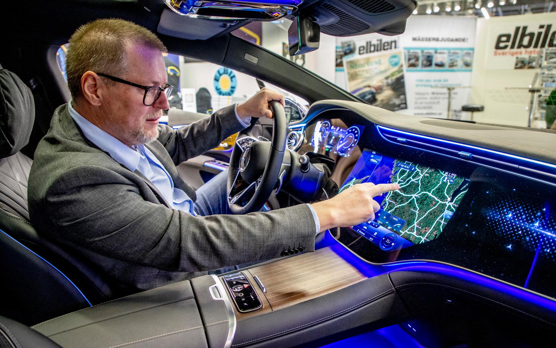 '40 procent av dem som kör elbilar i dag har inte kört i snö och kyla tidigare. Det har sålts så mycket elbilar den senaste tiden att det vi nu såg i södra Sverige var många elbilisters första erfarenhet av rejält vinterväder', säger Fredrik Sandberg, chefredaktör på Elbilen i Sverige.