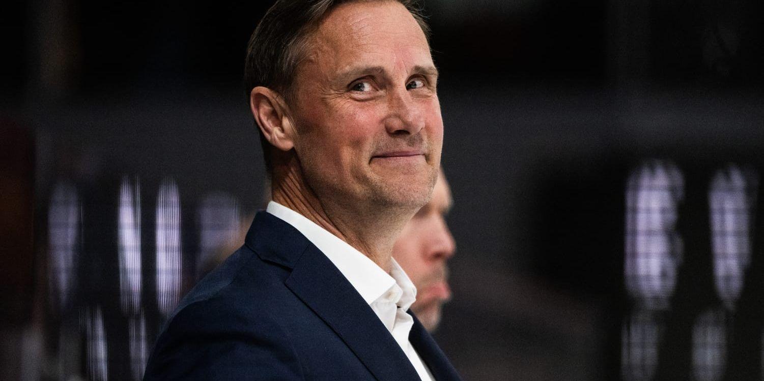 Roger Rönnberg ler och ser glad ut. 