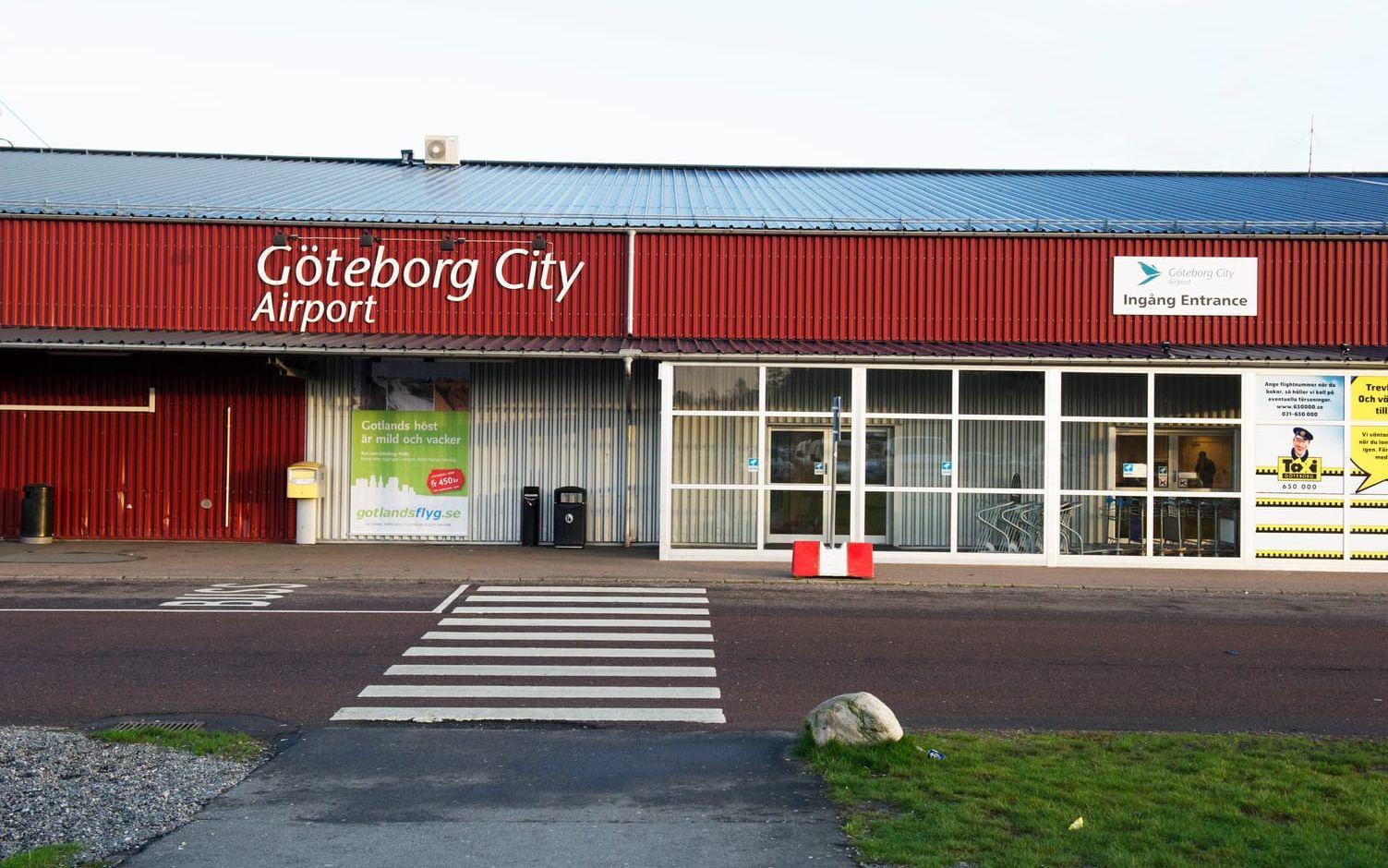 I Säve, där Göteborg City Airport är ett viktigt landmärke, har inga bostäder förmedlats via de kommunala bolagen under 2015 och 2016.