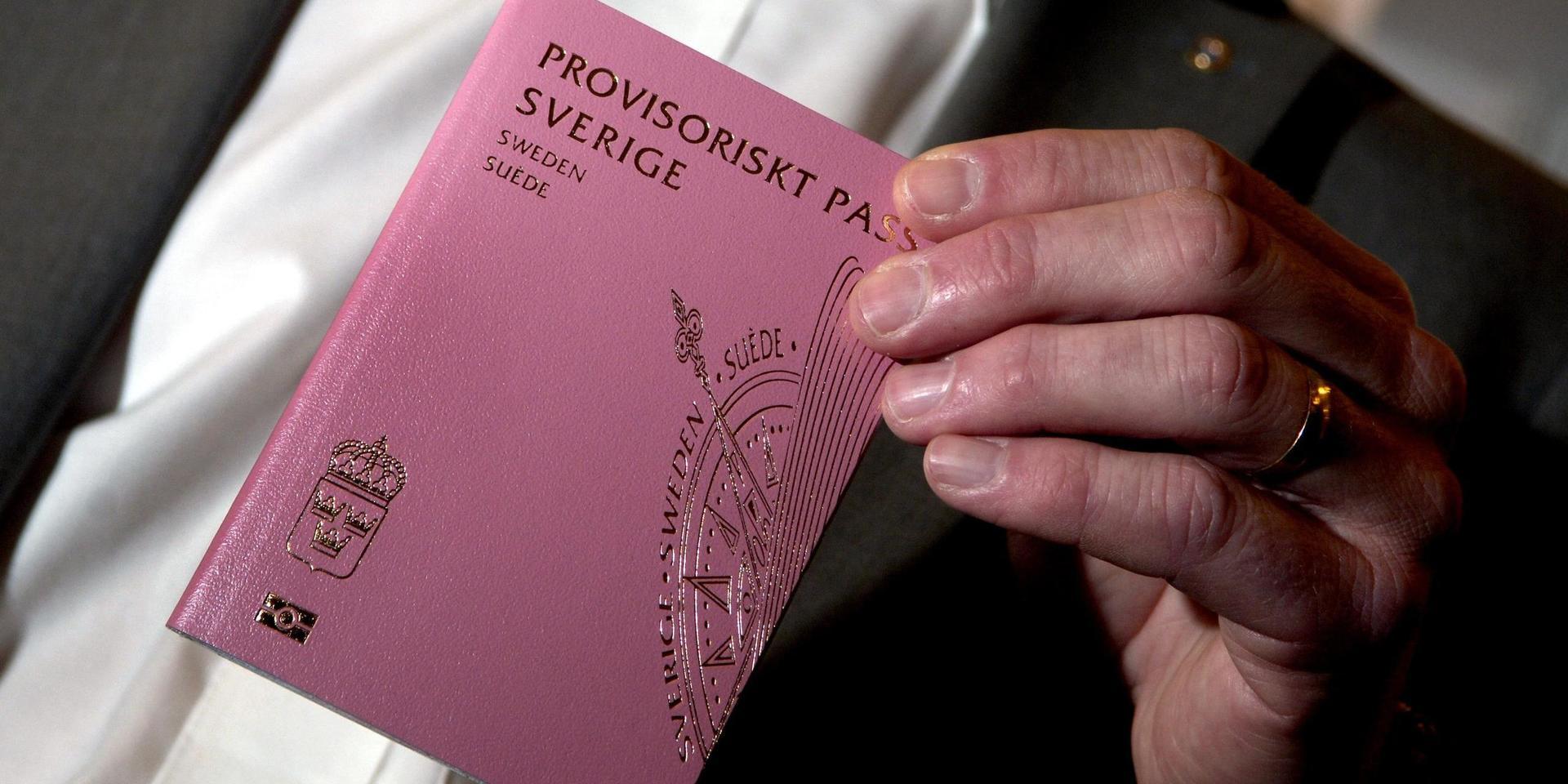 Det finns ingen möjlighet att tillverka fler provisoriska pass på Landvetter under dagen. Redan på förmiddagen under söndagen var maxgränsen nådd.