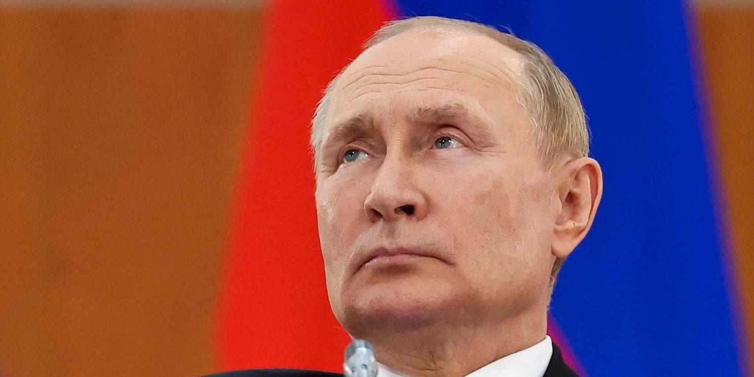 Rysslands president Vladimir Putin, i konflikt med väst, är under press efter de militära motgångarna i Ukraina.
