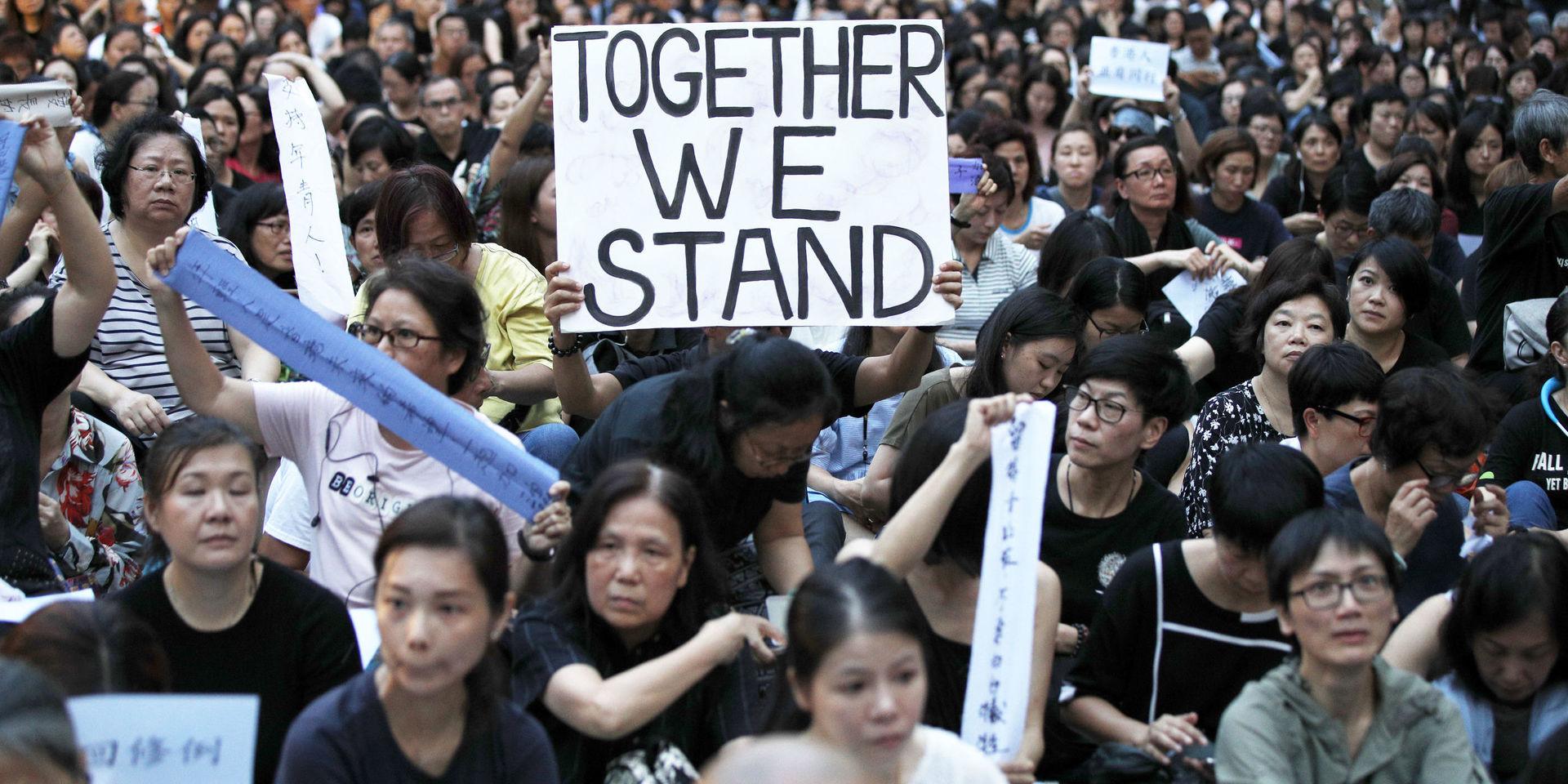 Protesterna i Hongkong har varit både fredliga och våldsamma. På bild: en demonstration av mödrar som stöttar motståndet.