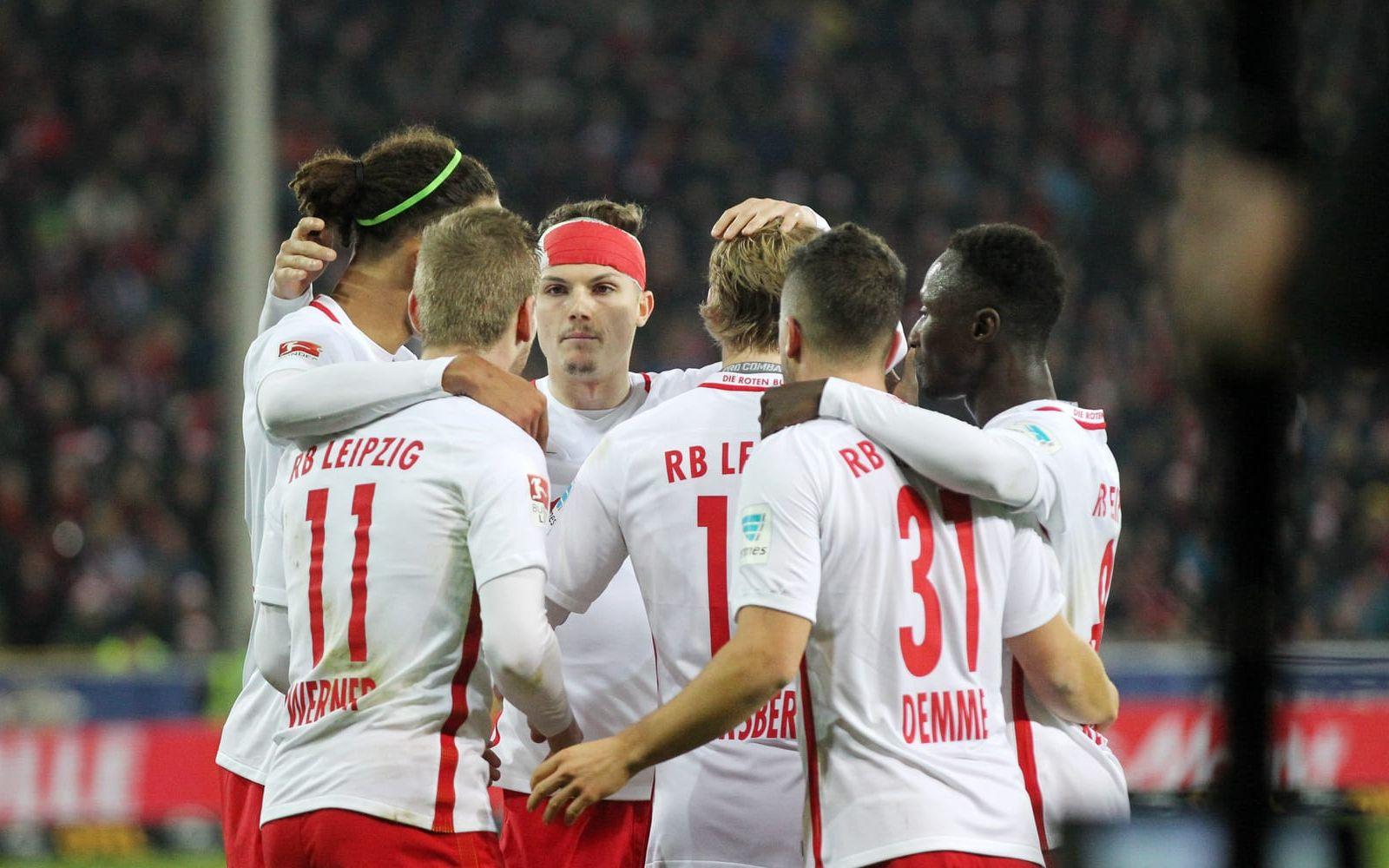 RB Leipzig toppar överraskande Bundesliga för giganten Bayern München. Bild: Bildbyrån