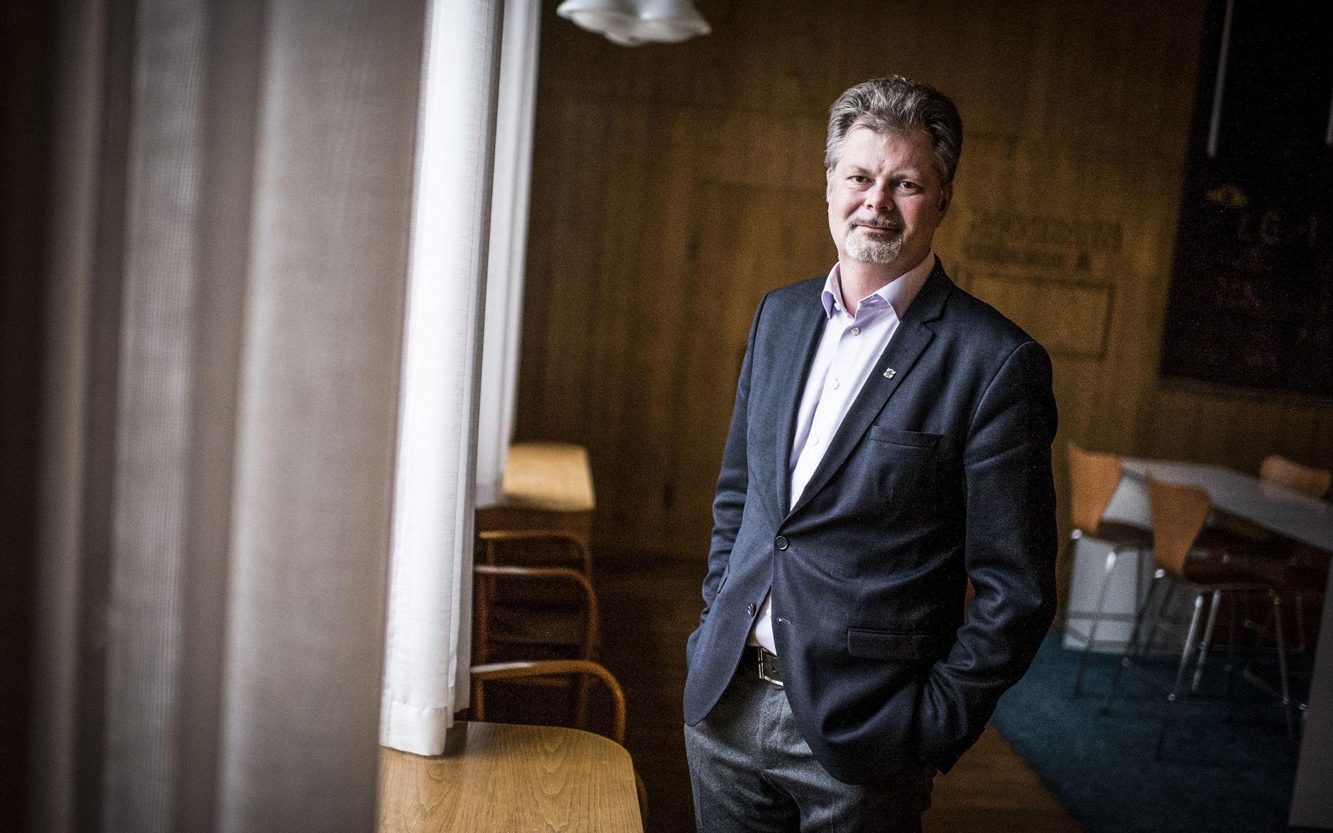 Axel Josefson (M) menar att man måste fundera över förändringar som får fler aktörer att vilja bedriva hemtjänst i Göteborg.