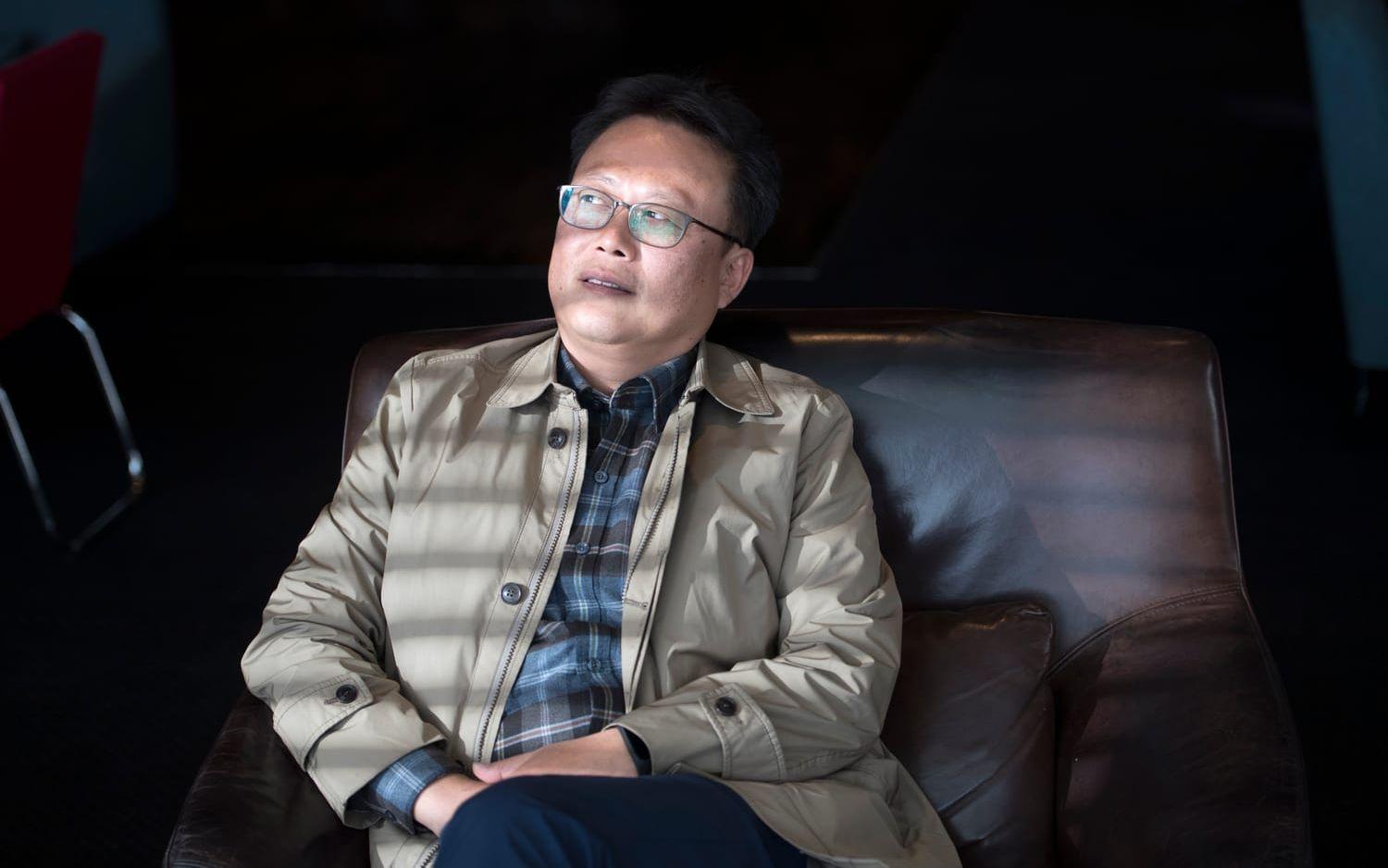 STOCKHOLM 20181003Den sydkoreanske författaren Un-su Kim i samband med lanseringen av hans bok &quot;Den rätta tiden för en kula i hjärtat&quot;.Foto Henrik Montgomery / TT / kod 10060