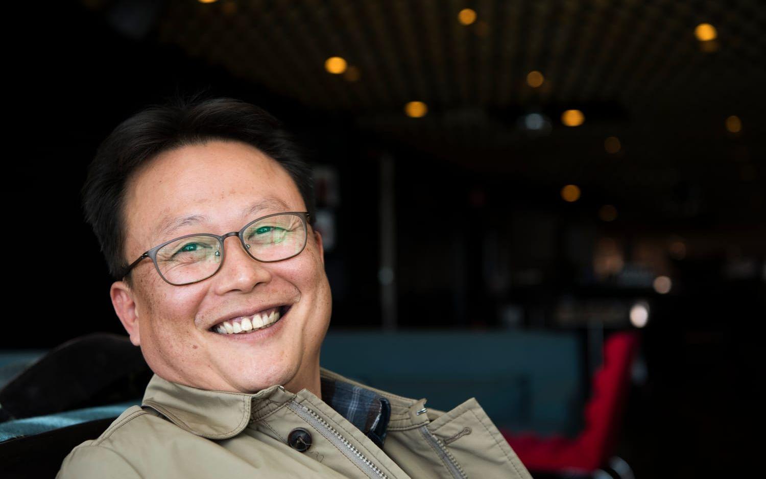 STOCKHOLM 20181003Den sydkoreanske författaren Kim Un-Su besöker Sverige i samband med lanseringen av hans bok &quot;Den rätta tiden för en kula i hjärtat&quot;. Foto Henrik Montgomery / TT / kod 10060