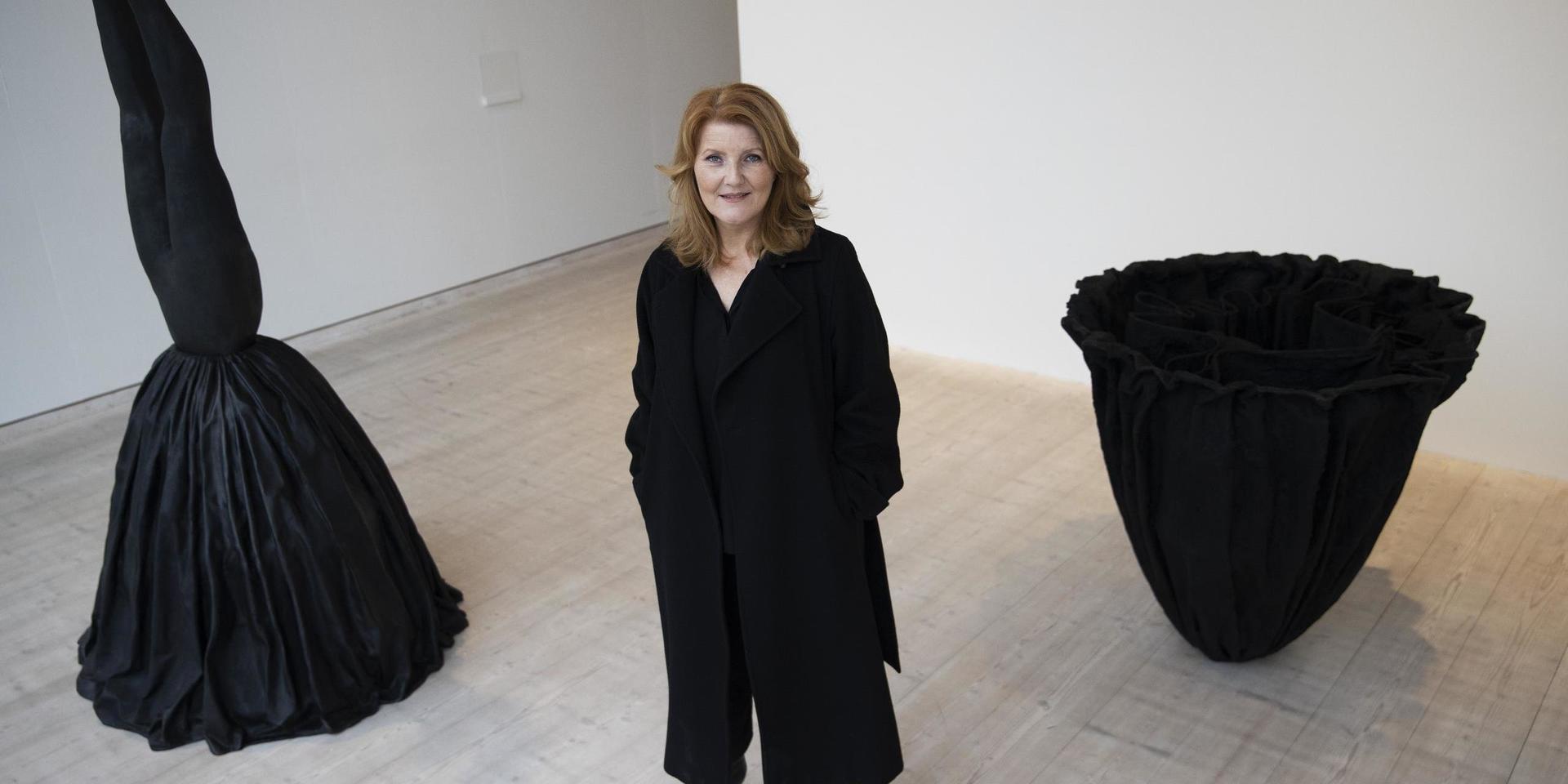 Charlotte Gyllenhammars utställning på Skissernas museum spänner över verk från åren 2014-2019, här 'Night, descend' och 'Night, ascend'.