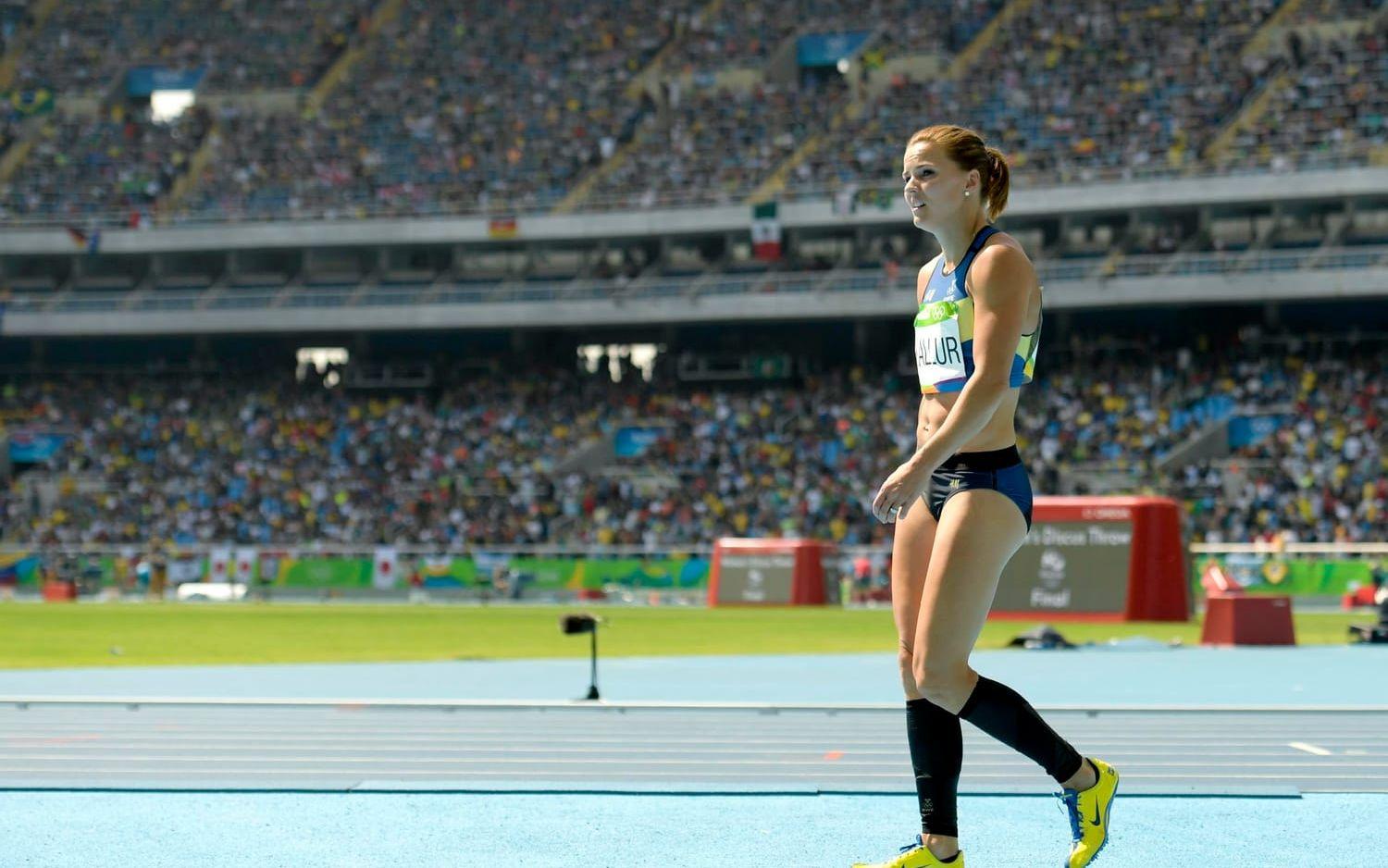 Susanna Kallur deppar efter kvalet på 100 meter häck den 16 augusti 2016 under OS i Rio de Janeiro. Bild: Joel Marklund, Bildbyrån