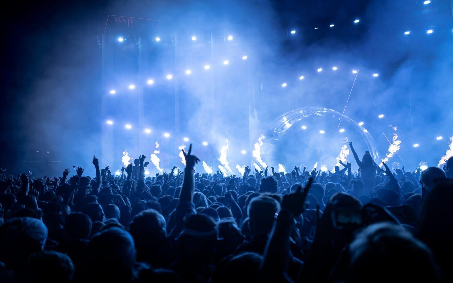 DJ Tiesto från Nederländerna uppträder under musikfestivalen Summerburst på Ullevi. 