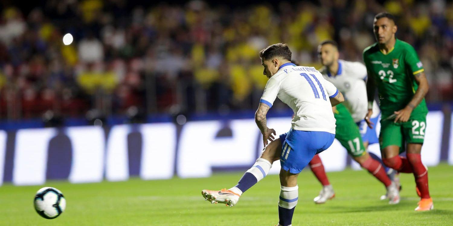 Phlippe Coutinho var en av målskyttarna när Brasilien besegrade Bolivia med 3–0 i öppningsmatchen av Copa América.