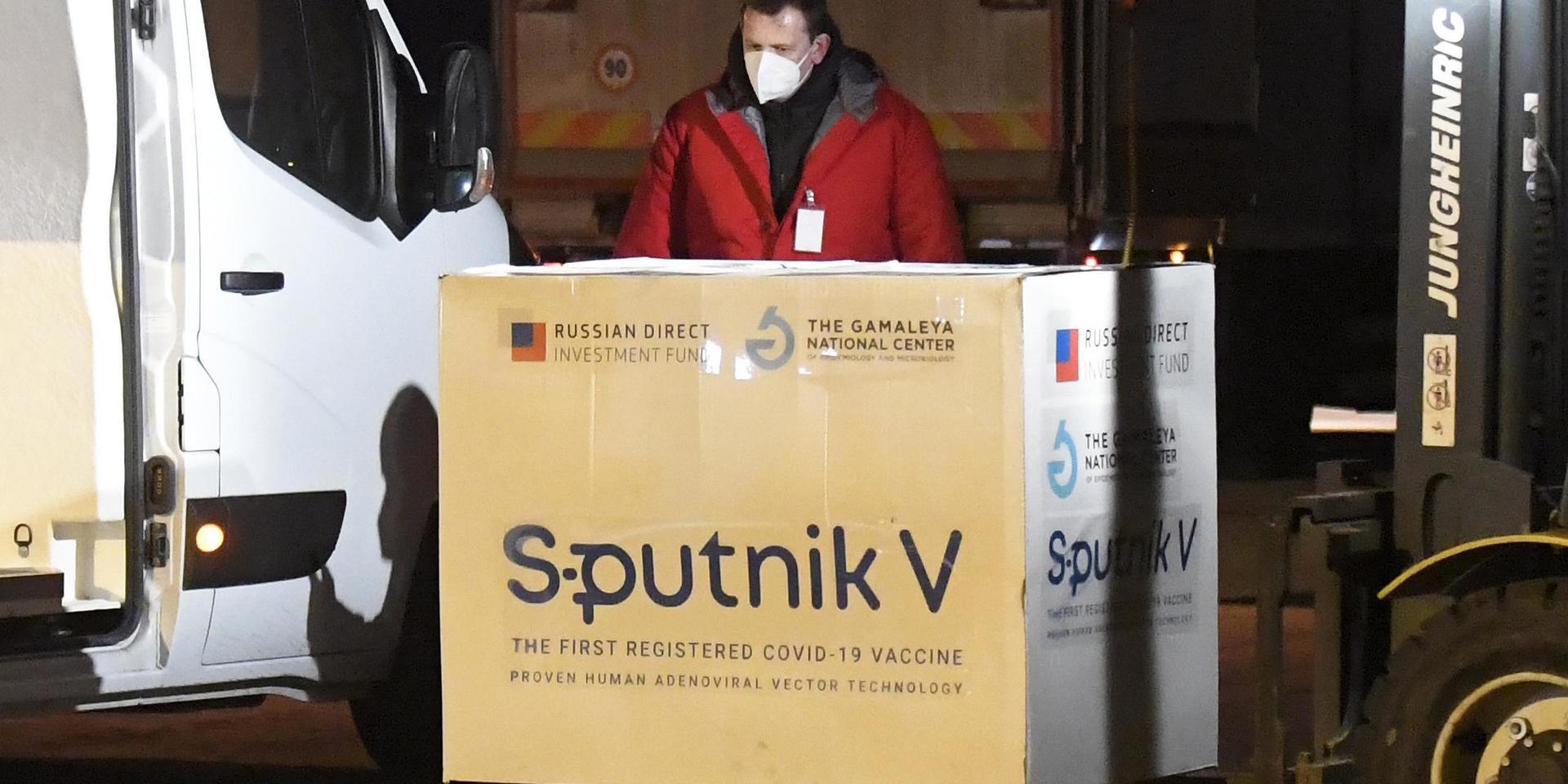 EU:s läkemedelsmyndighet EMA har börjat undersöka om Sputnik V lever upp till unionens säkerhetskrav.