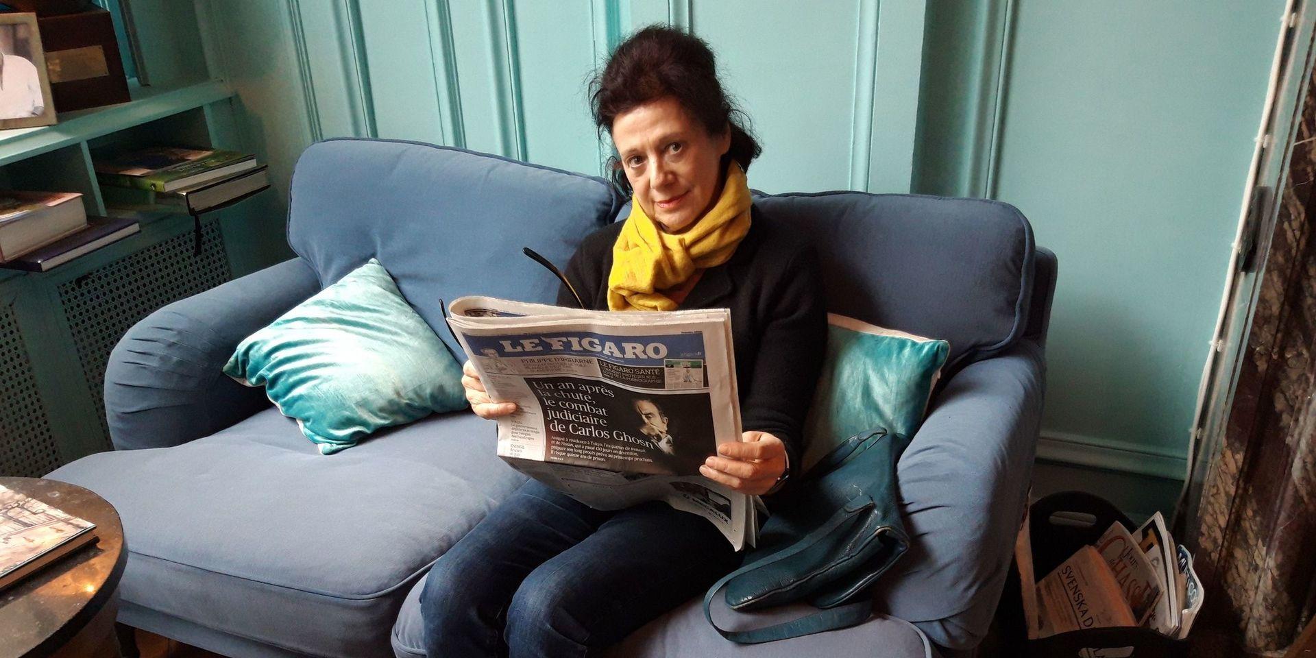 Karin med husorganet &quot;Le Figaro&quot;, en av de ledande franska morgontidningarna.