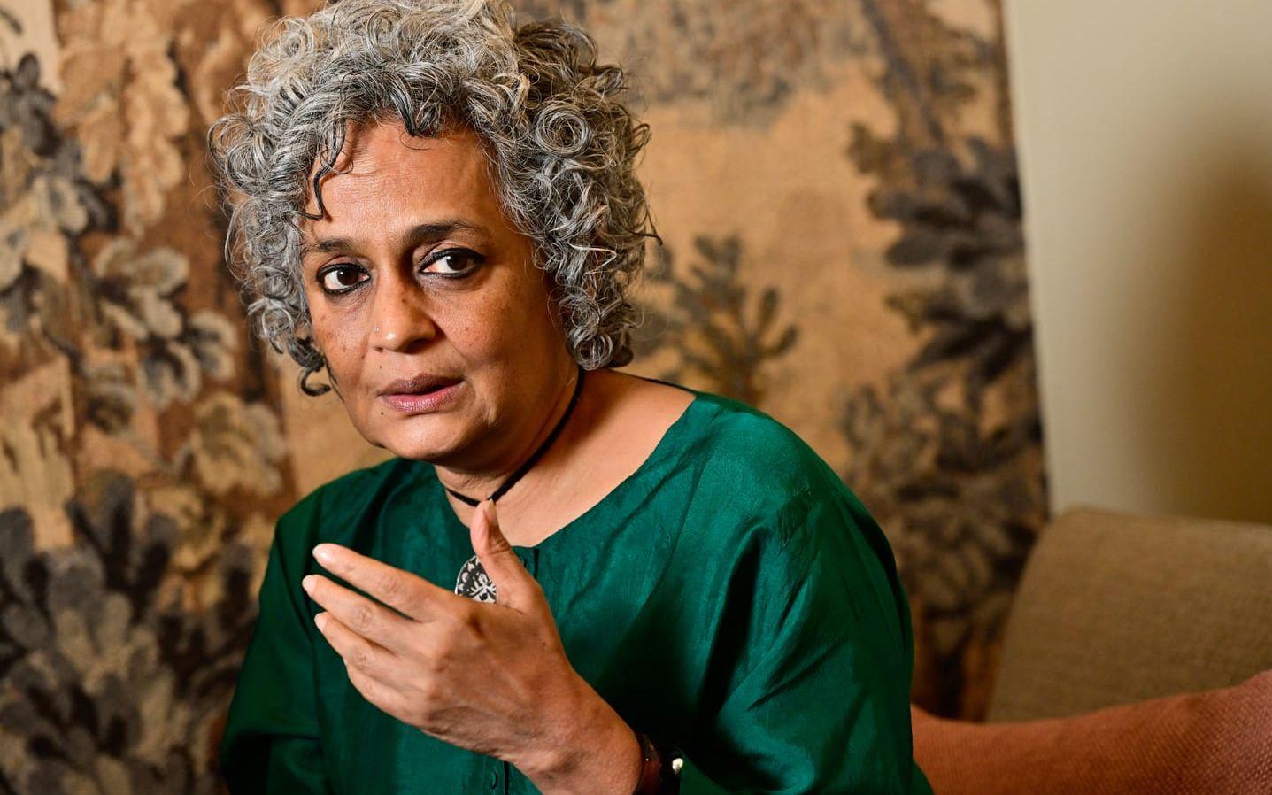 Den indiska författaren och aktivisten Arundhati Roy ställer in sin medverkan på Berlins filmfestival efter juryordförande Wim Wenders uttalanden. Arkivbild. 