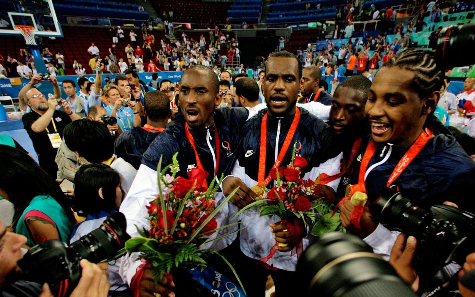 Dream Team levererade återigen i ett olympiskt spel – Bryant, James, Dwyane Wade och Carmelo Anthony fick åka hem med varsin guldmedalj. Foto: TT
